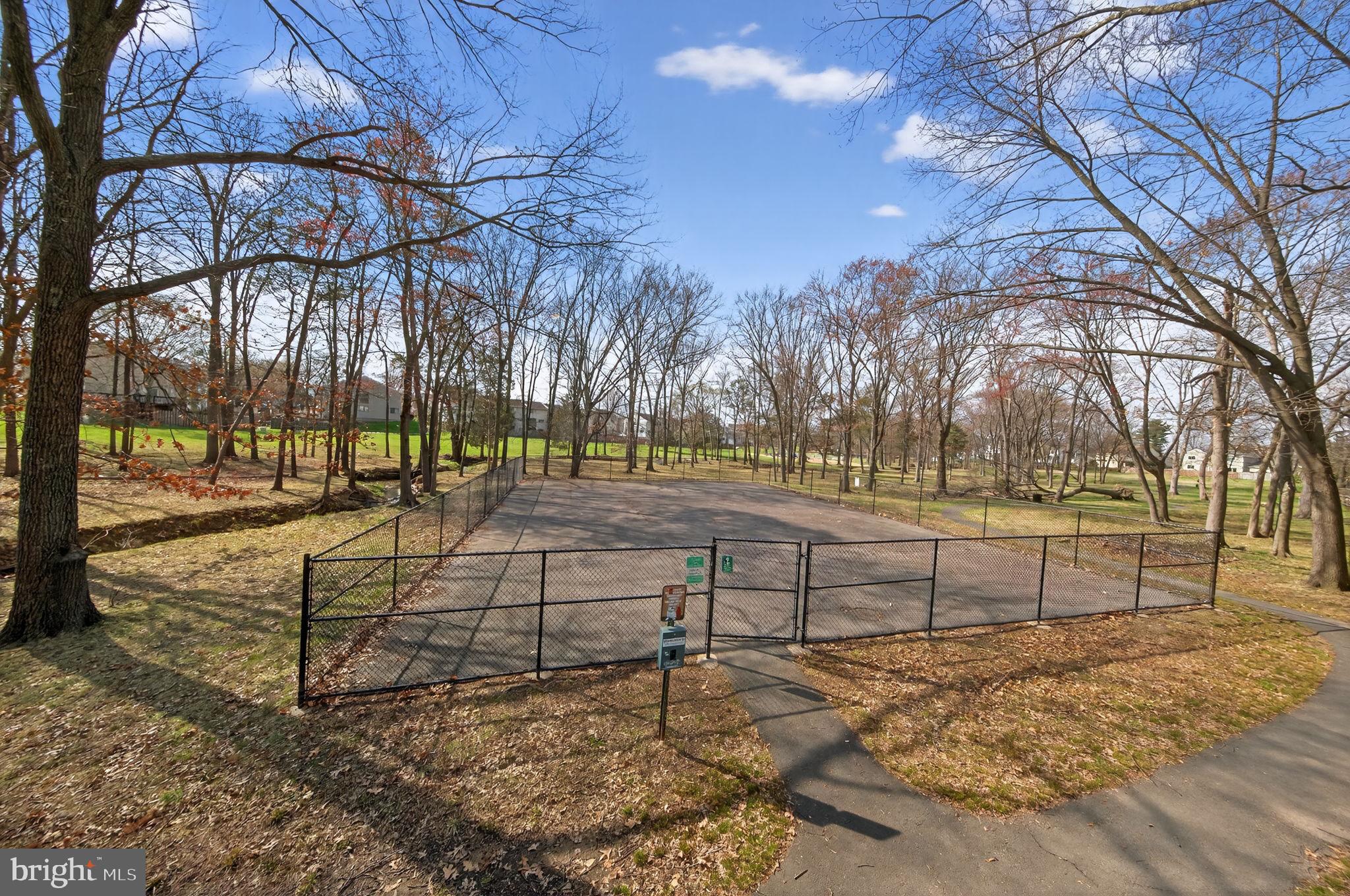 REFLECTION LAKE - Residential