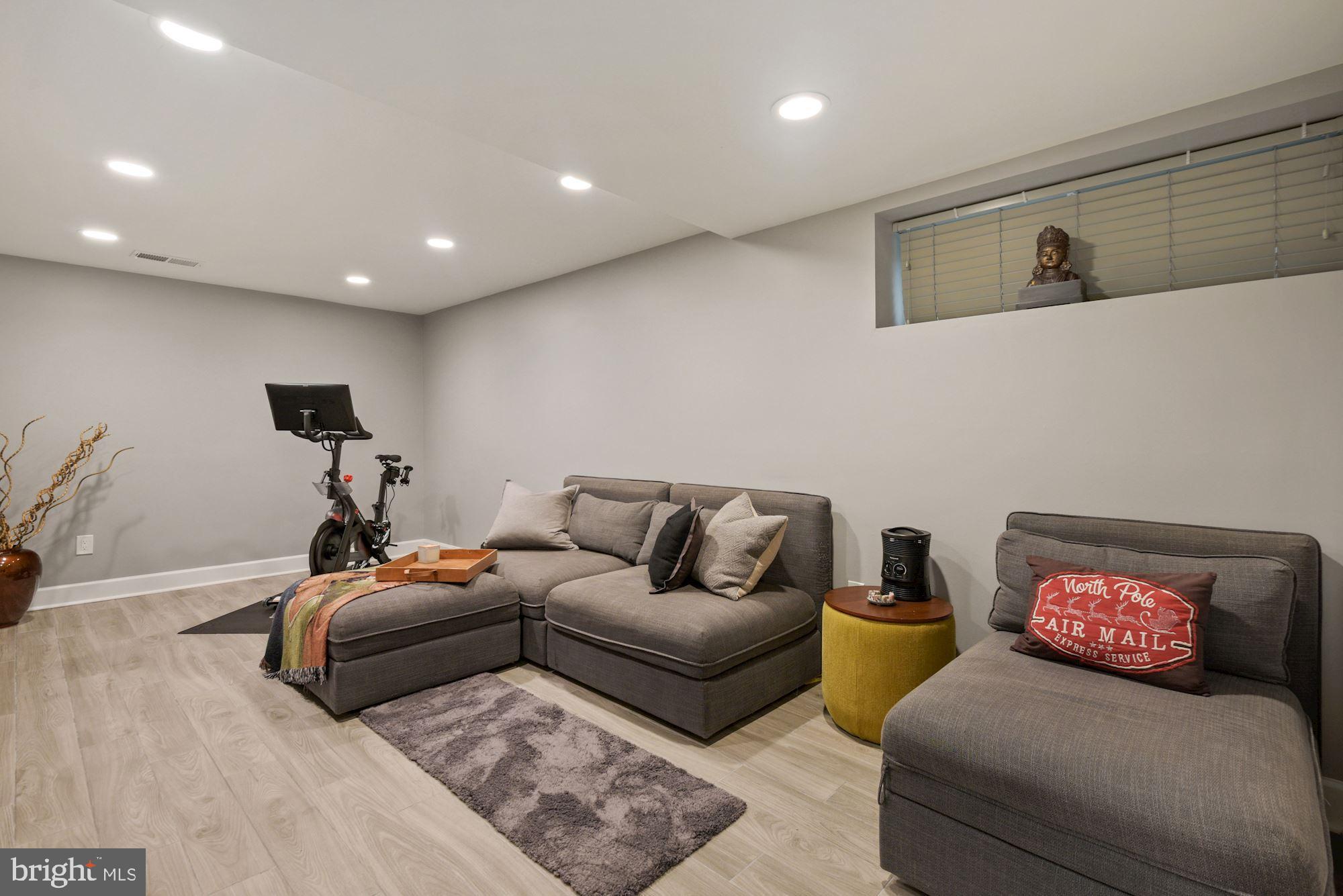 NORTH BETHESDA - Residential