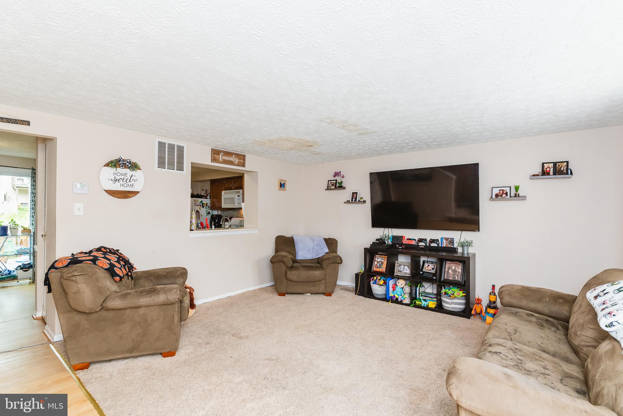 WOODBRIDGE CENTER - Residential