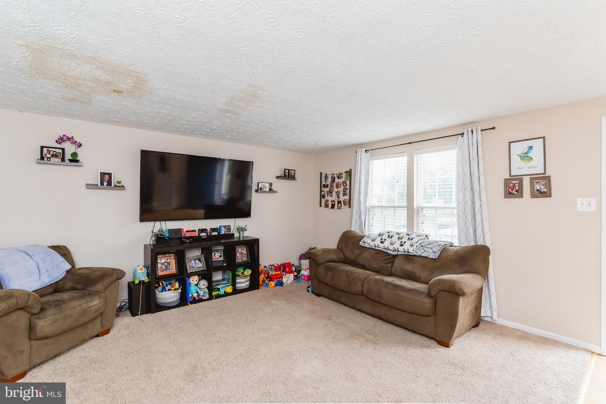 WOODBRIDGE CENTER - Residential