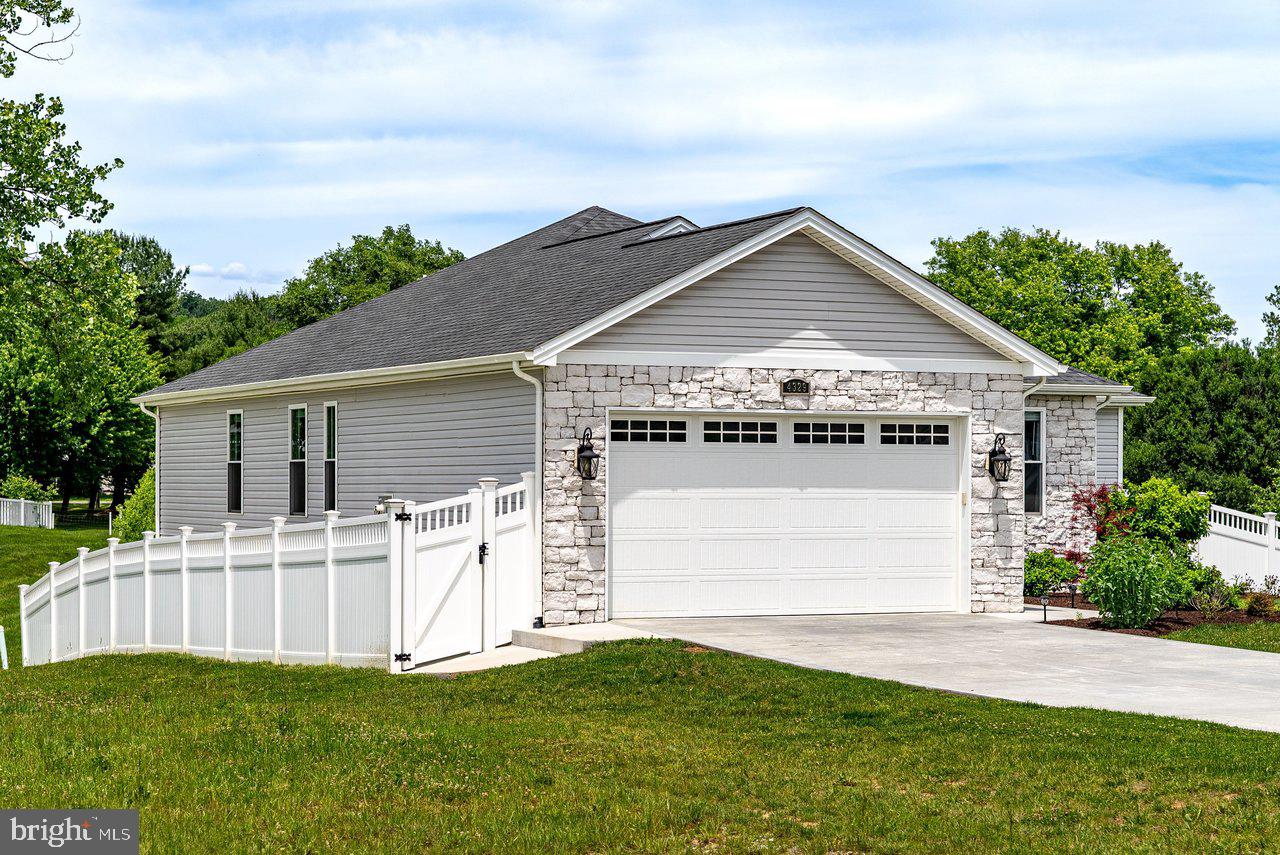 4329 COTSWOLD CT