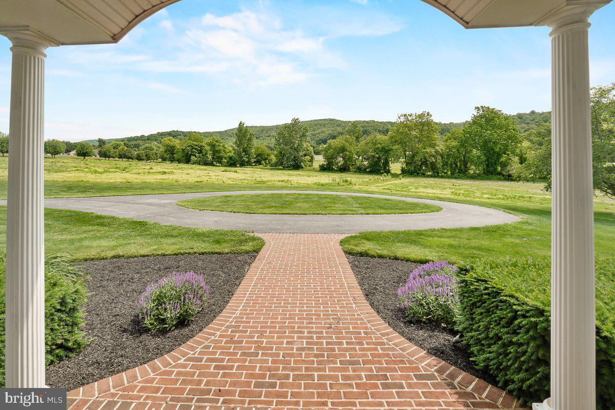 8170 HOLLOW ROAD