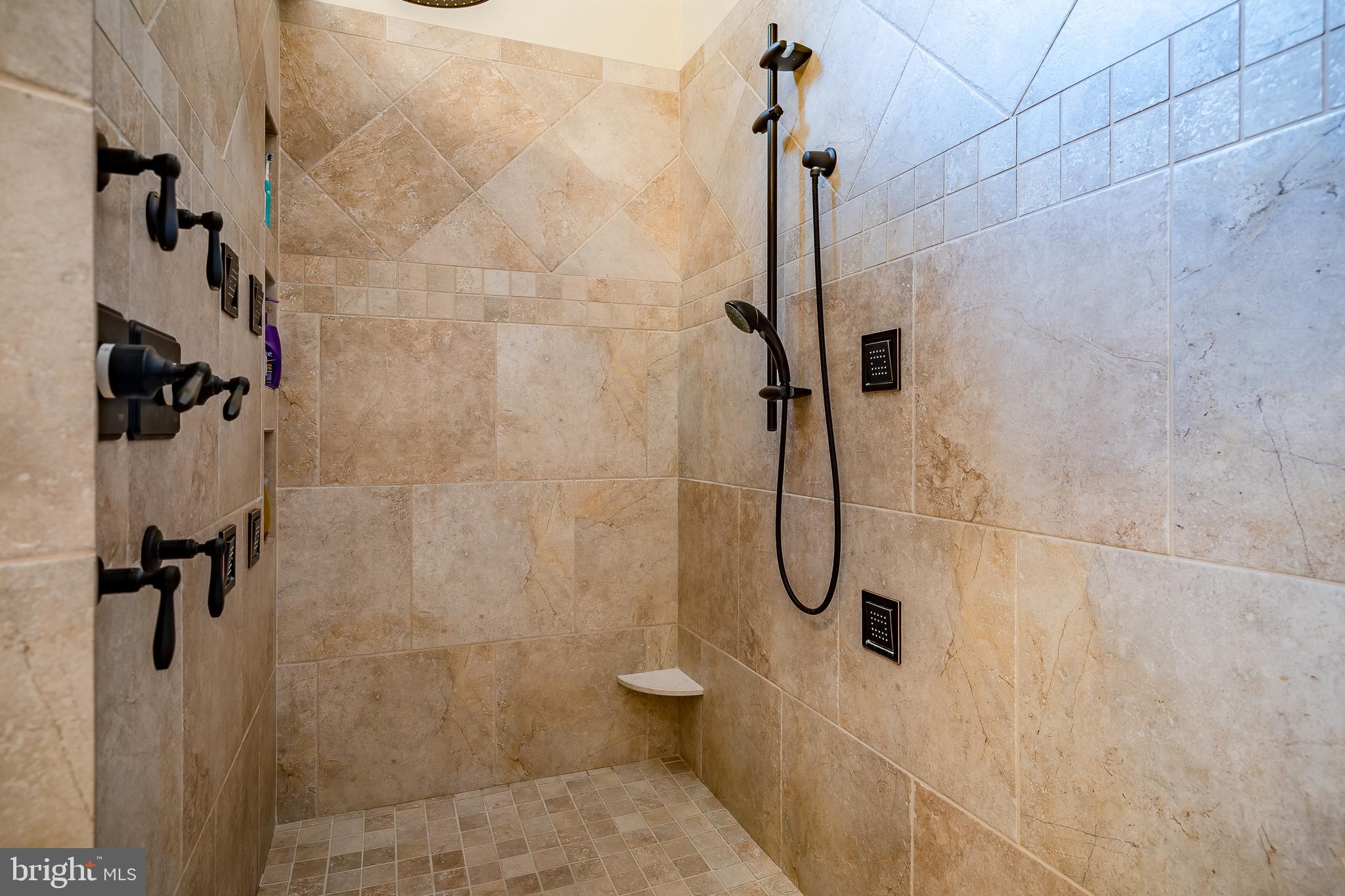 TURNBERRY - Residential