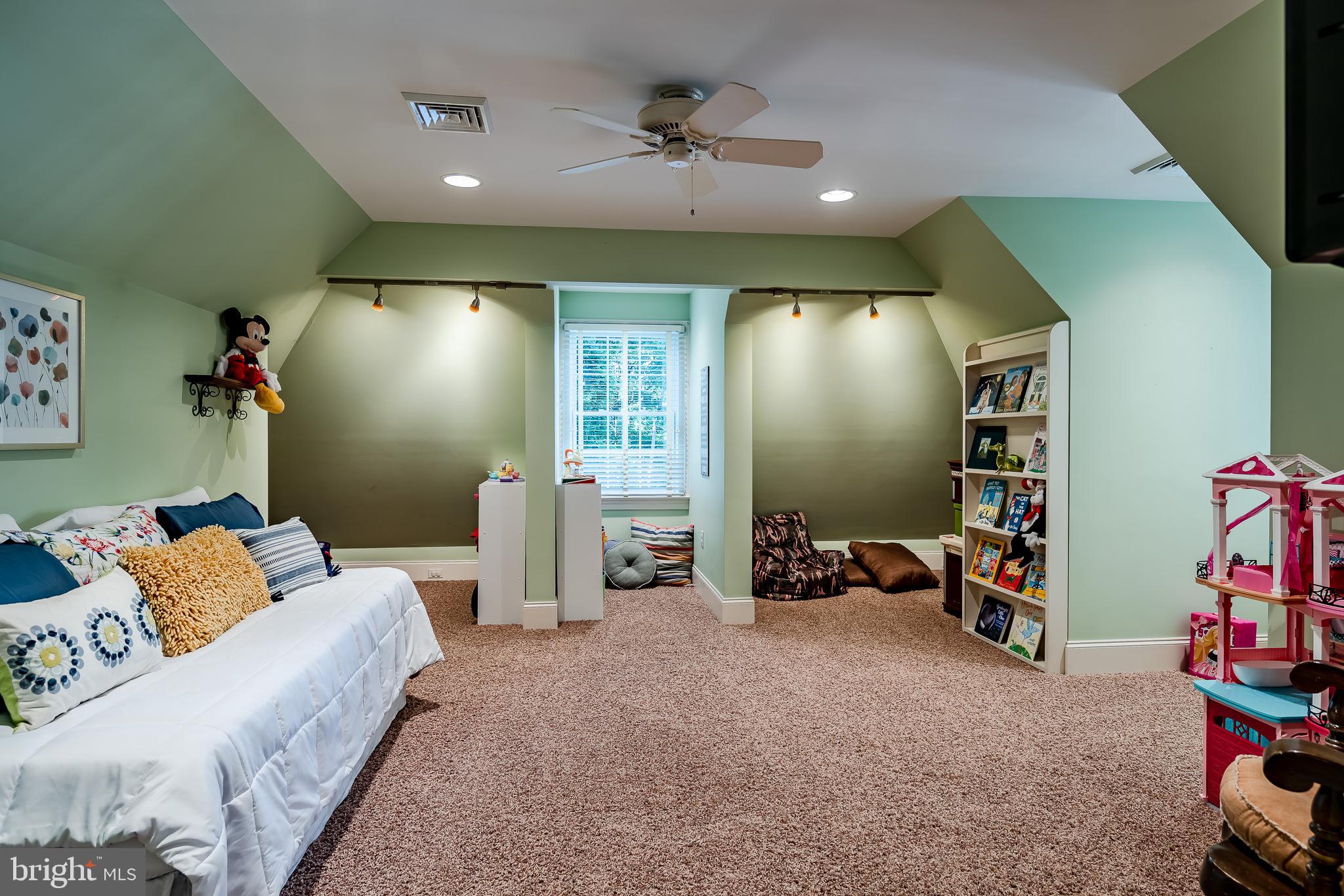 TURNBERRY - Residential