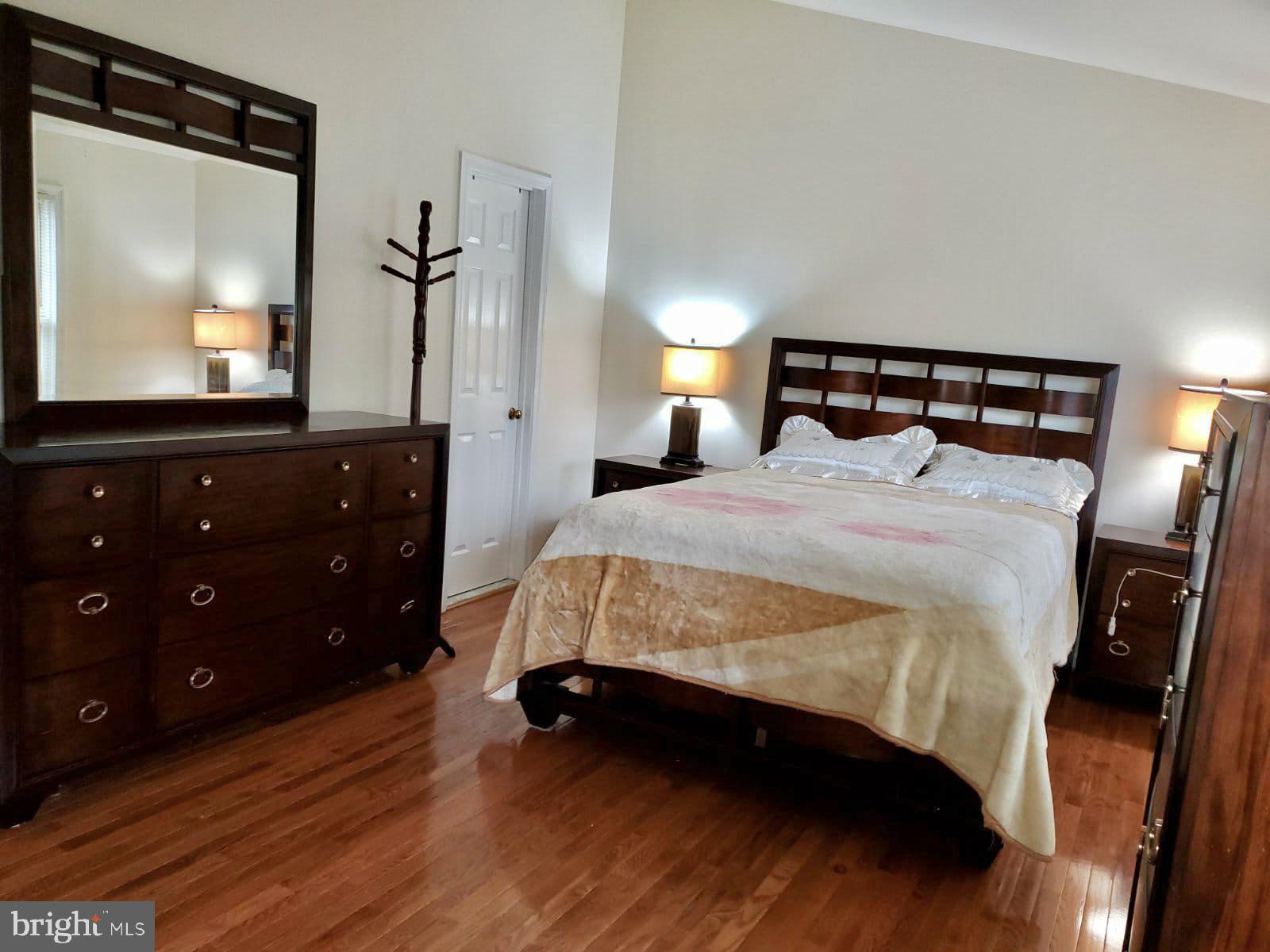 COMPTON VALLEY ESTATES - Residential Lease