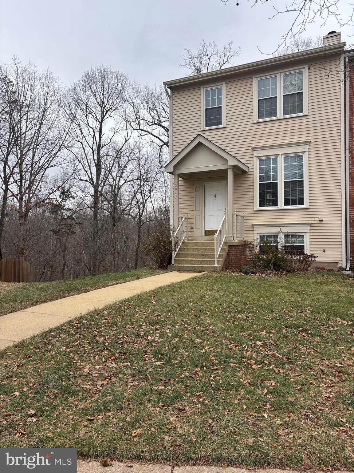 COMPTON VALLEY ESTATES - Residential Lease