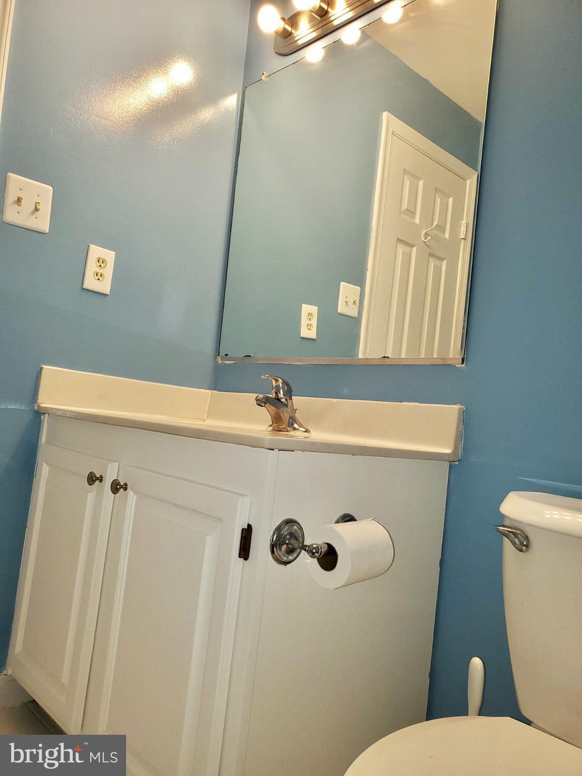 COMPTON VALLEY ESTATES - Residential Lease