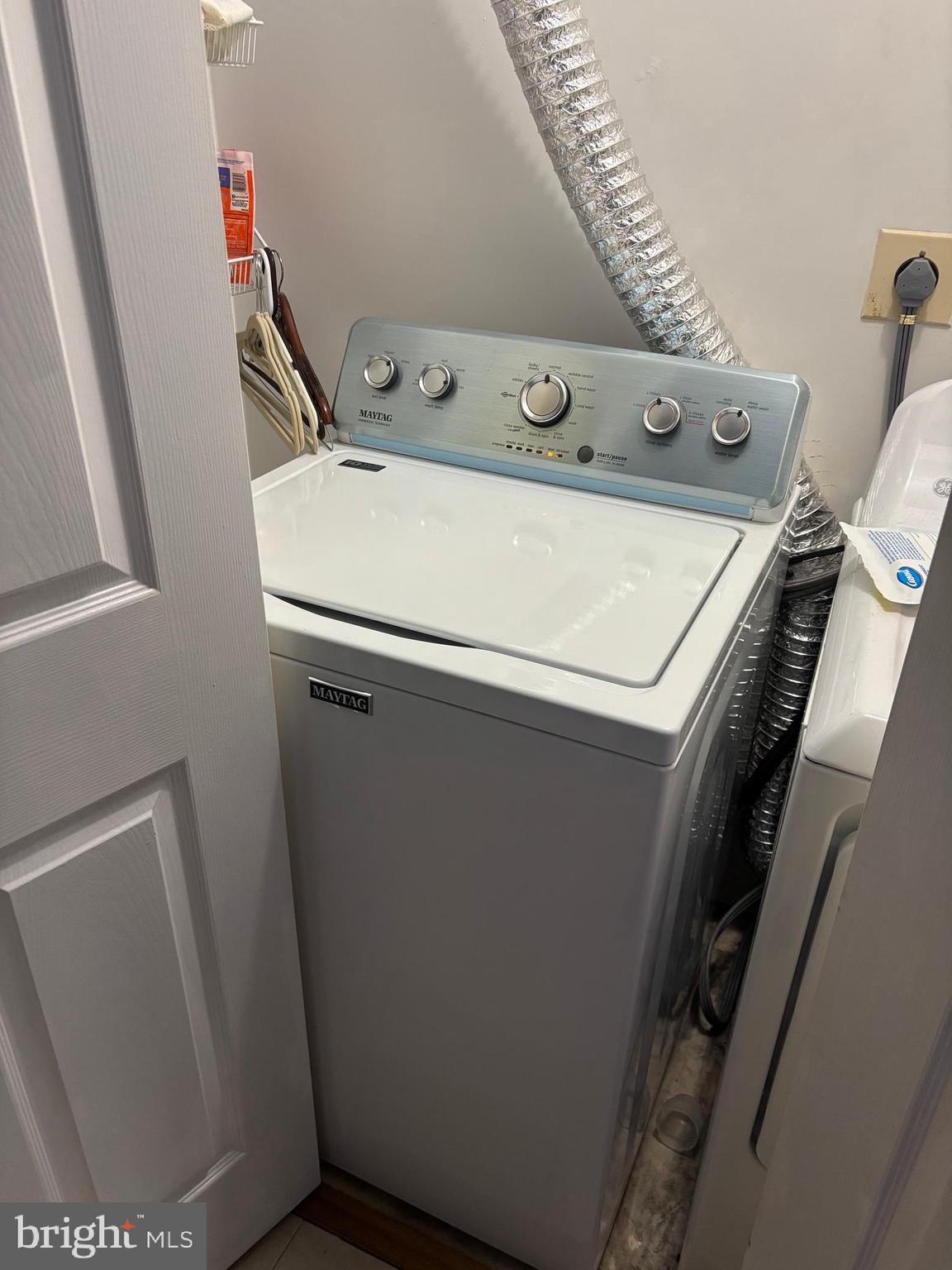 COMPTON VALLEY ESTATES - Residential Lease