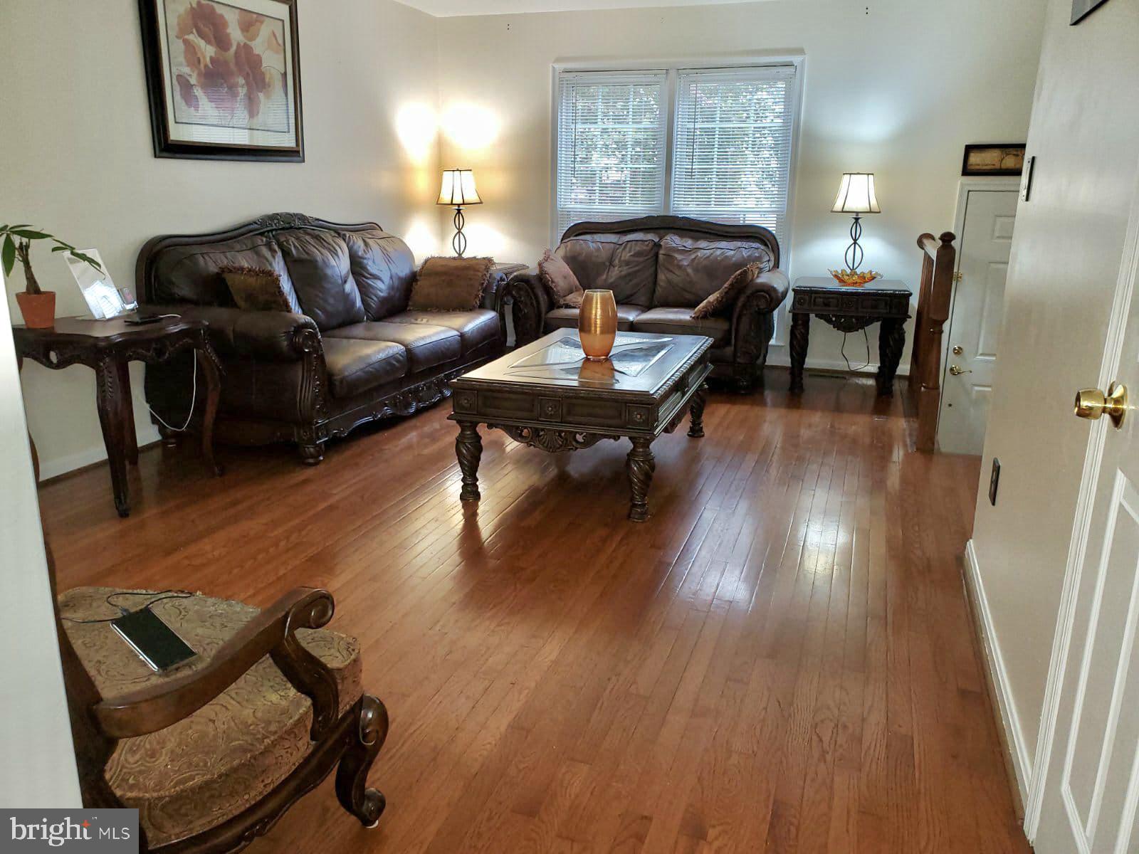 COMPTON VALLEY ESTATES - Residential Lease