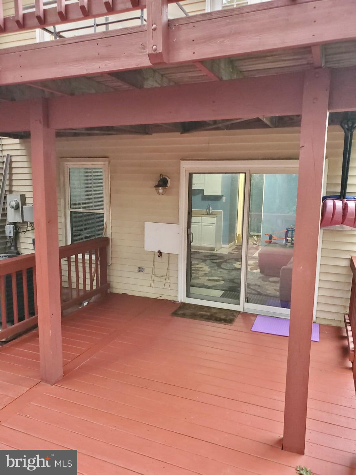 COMPTON VALLEY ESTATES - Residential Lease