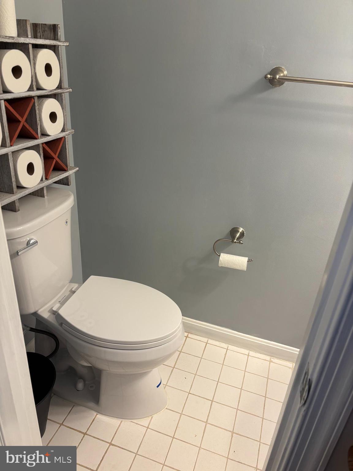 COMPTON VALLEY ESTATES - Residential Lease