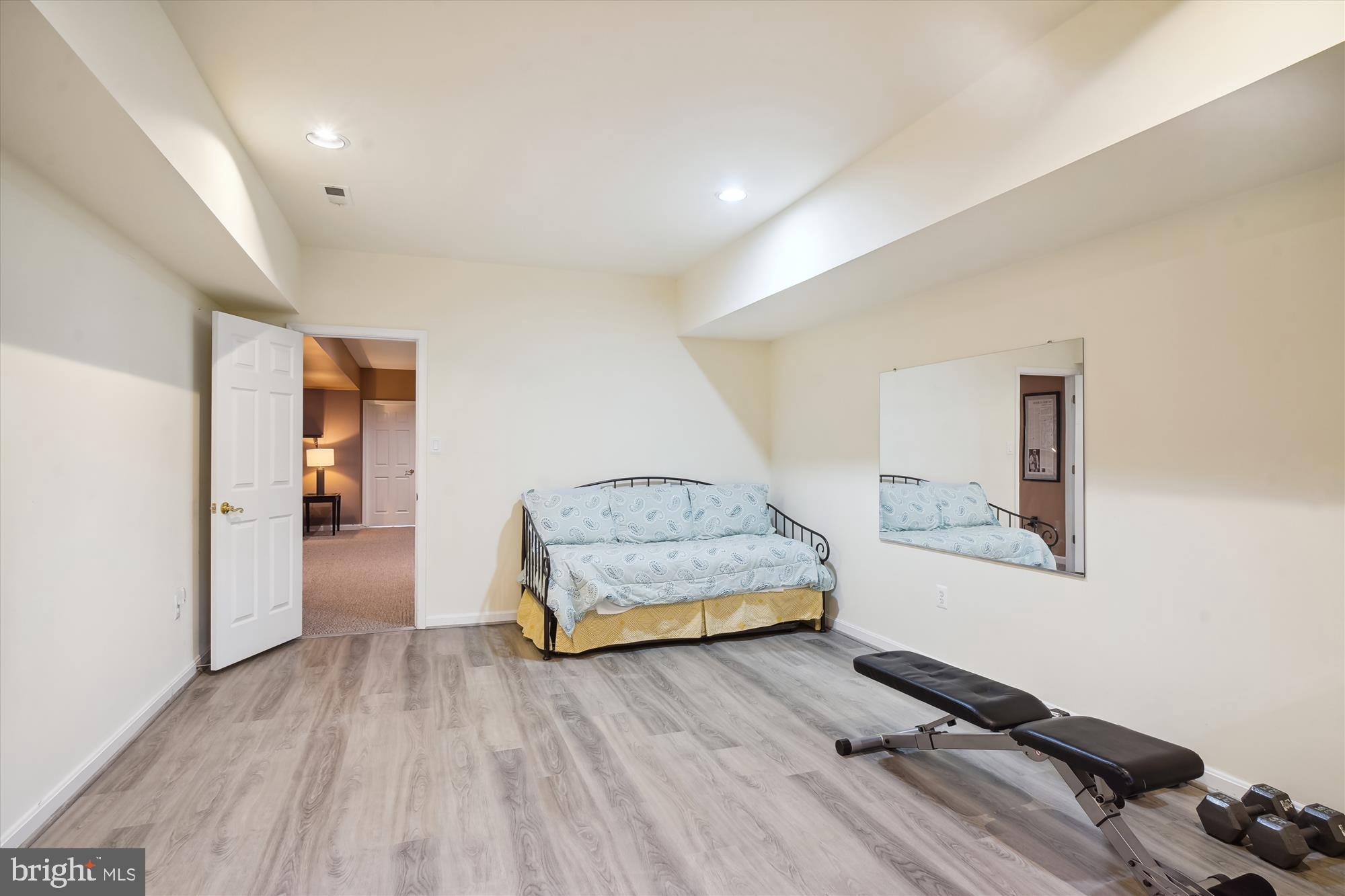 DARNESTOWN OUTSIDE - Residential