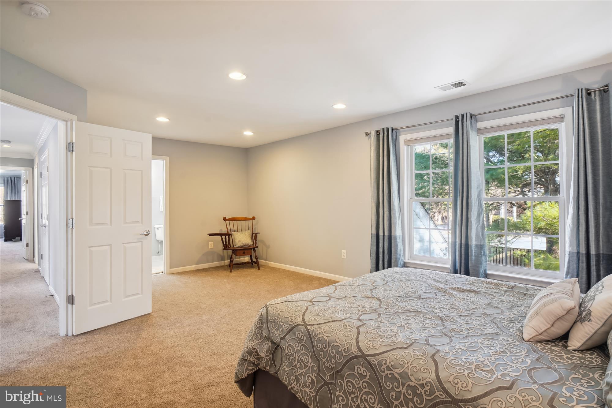 DARNESTOWN OUTSIDE - Residential