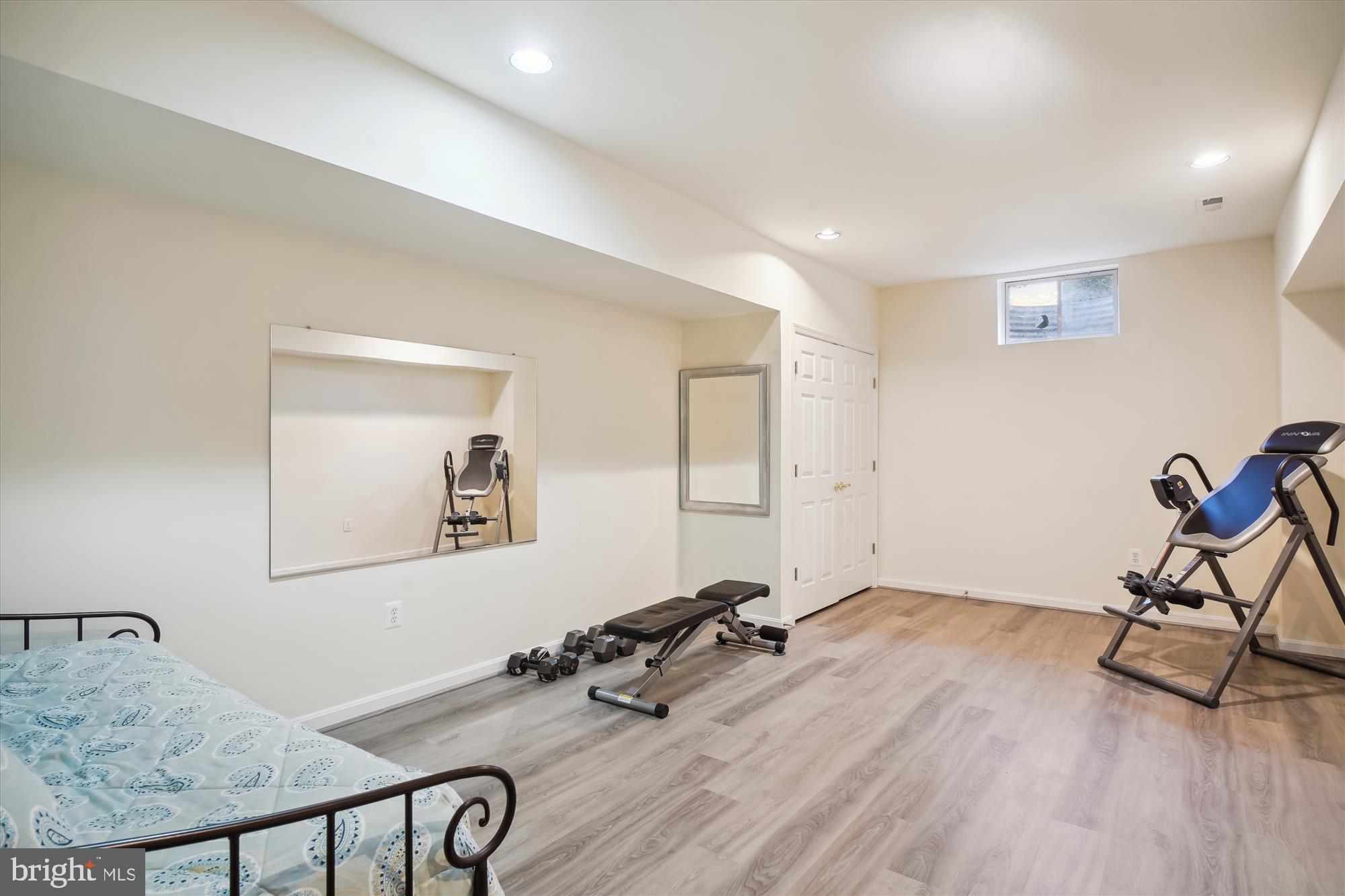 DARNESTOWN OUTSIDE - Residential