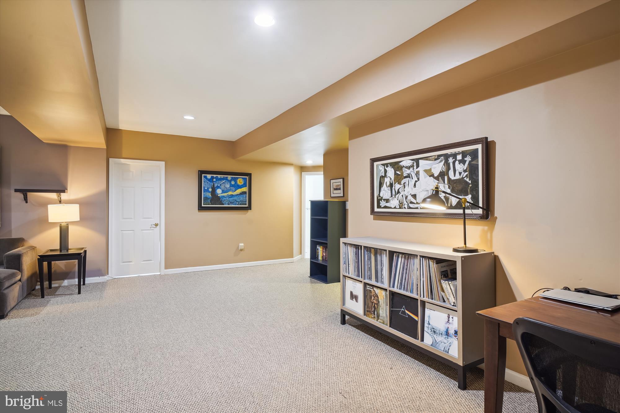 DARNESTOWN OUTSIDE - Residential