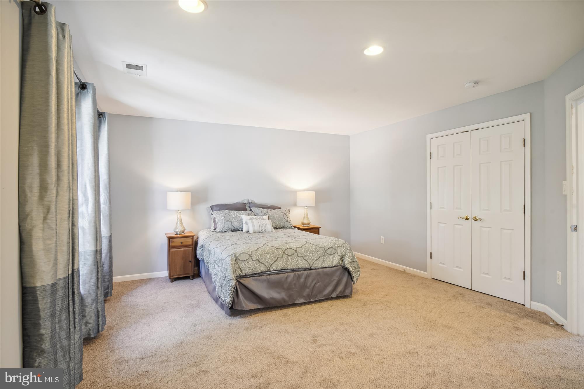 DARNESTOWN OUTSIDE - Residential