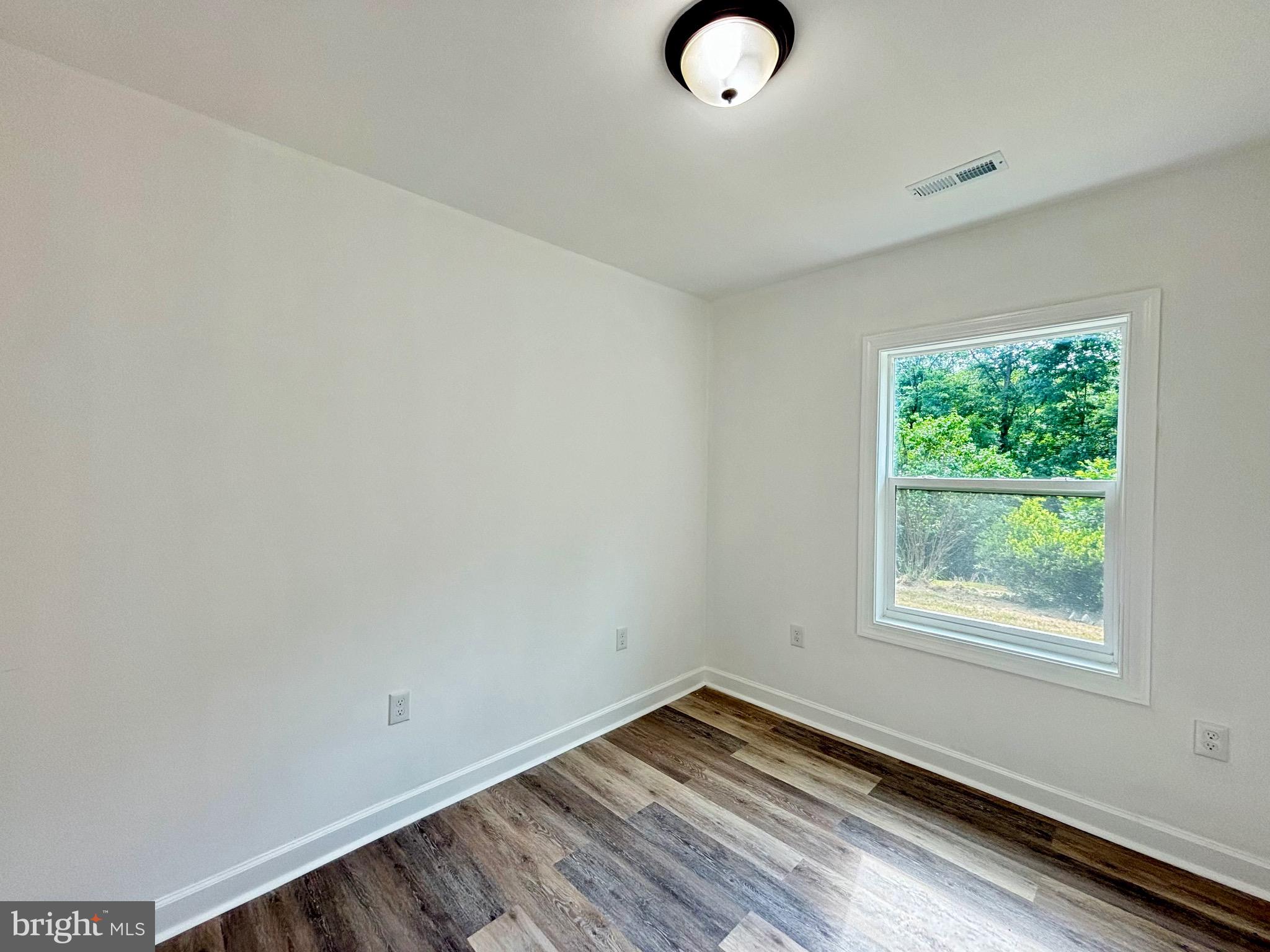 SLEEPY CREEK MOUNTAIN RETREAT - Residential