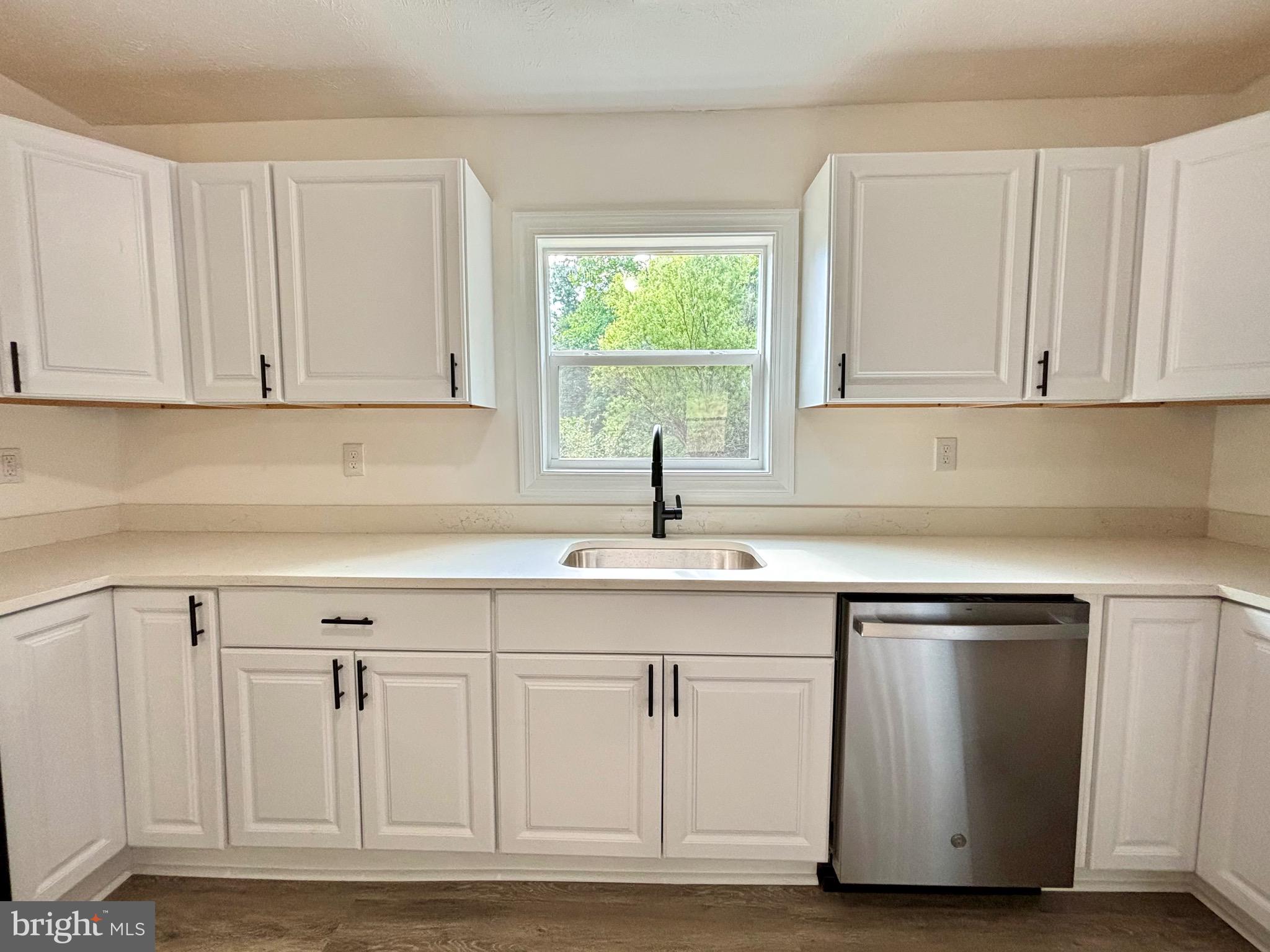 SLEEPY CREEK MOUNTAIN RETREAT - Residential