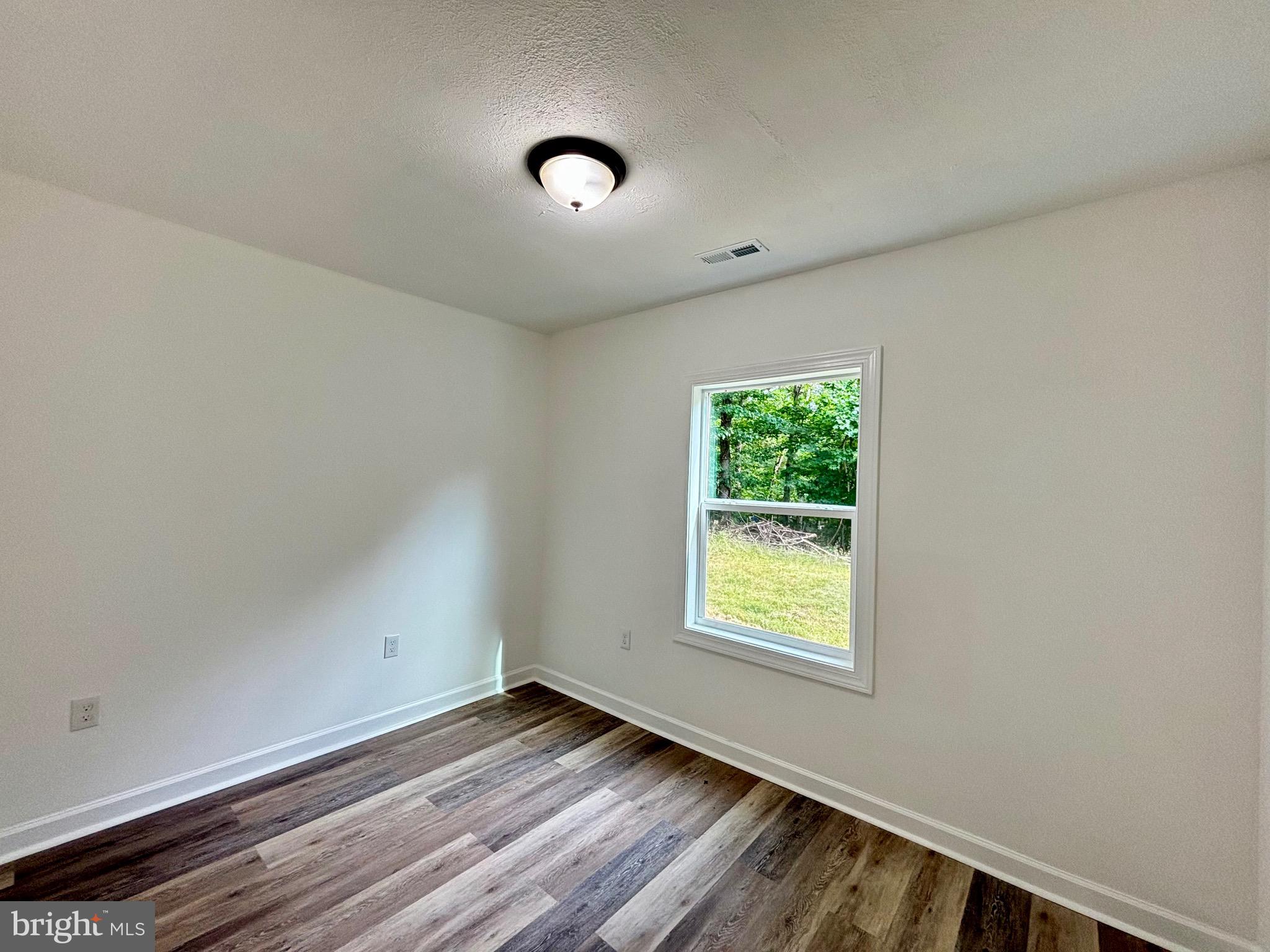 SLEEPY CREEK MOUNTAIN RETREAT - Residential