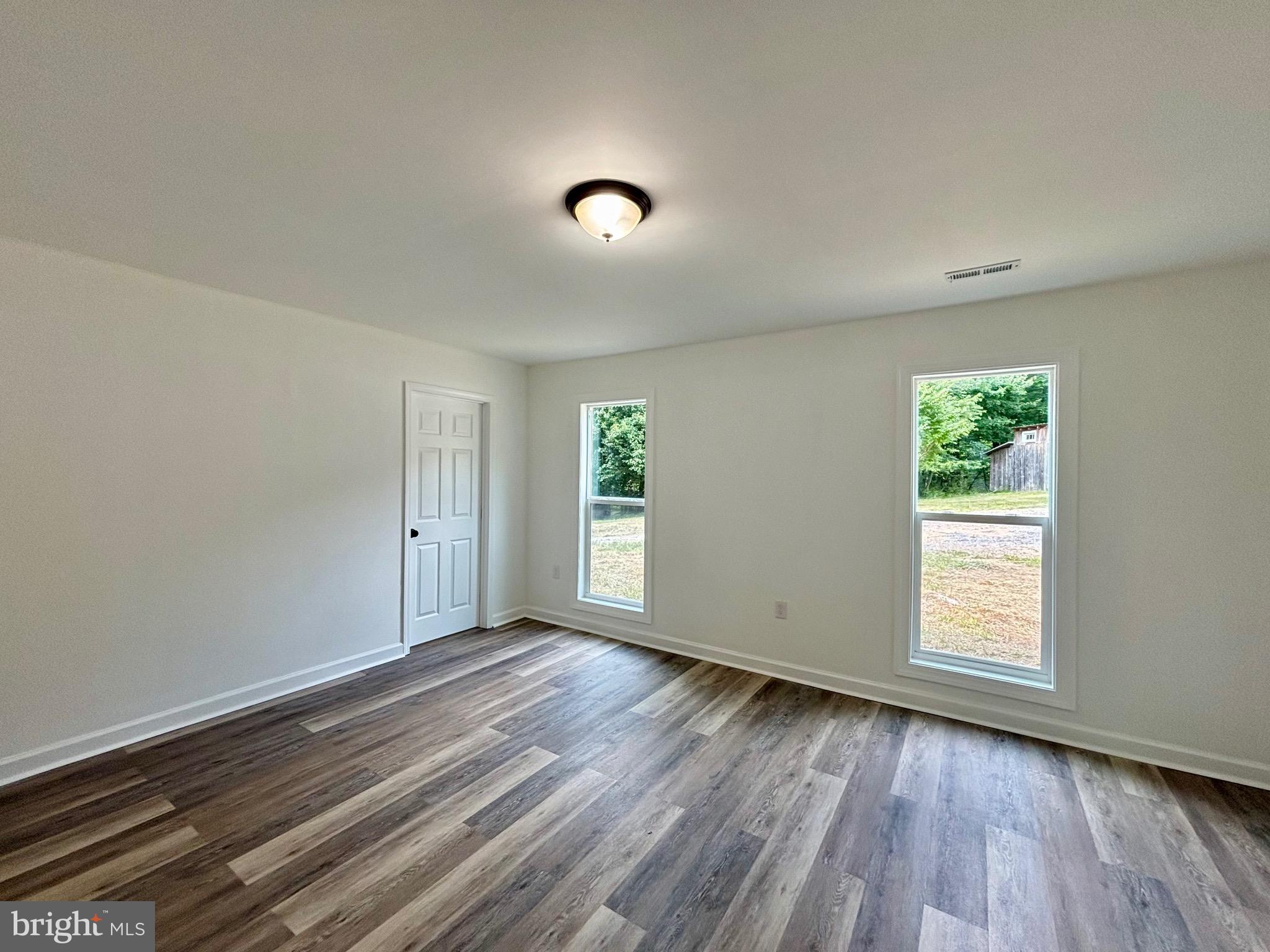 SLEEPY CREEK MOUNTAIN RETREAT - Residential