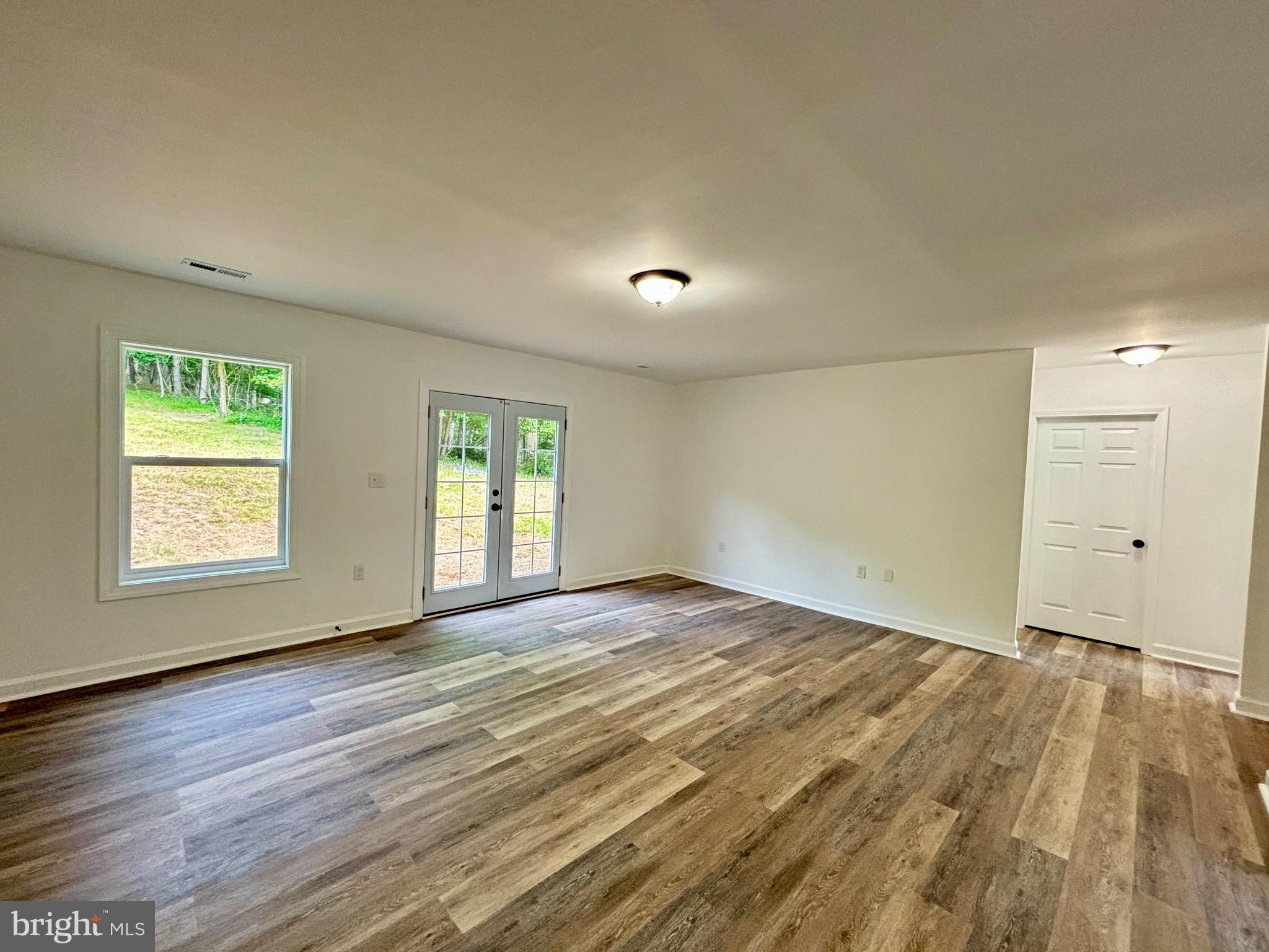 SLEEPY CREEK MOUNTAIN RETREAT - Residential