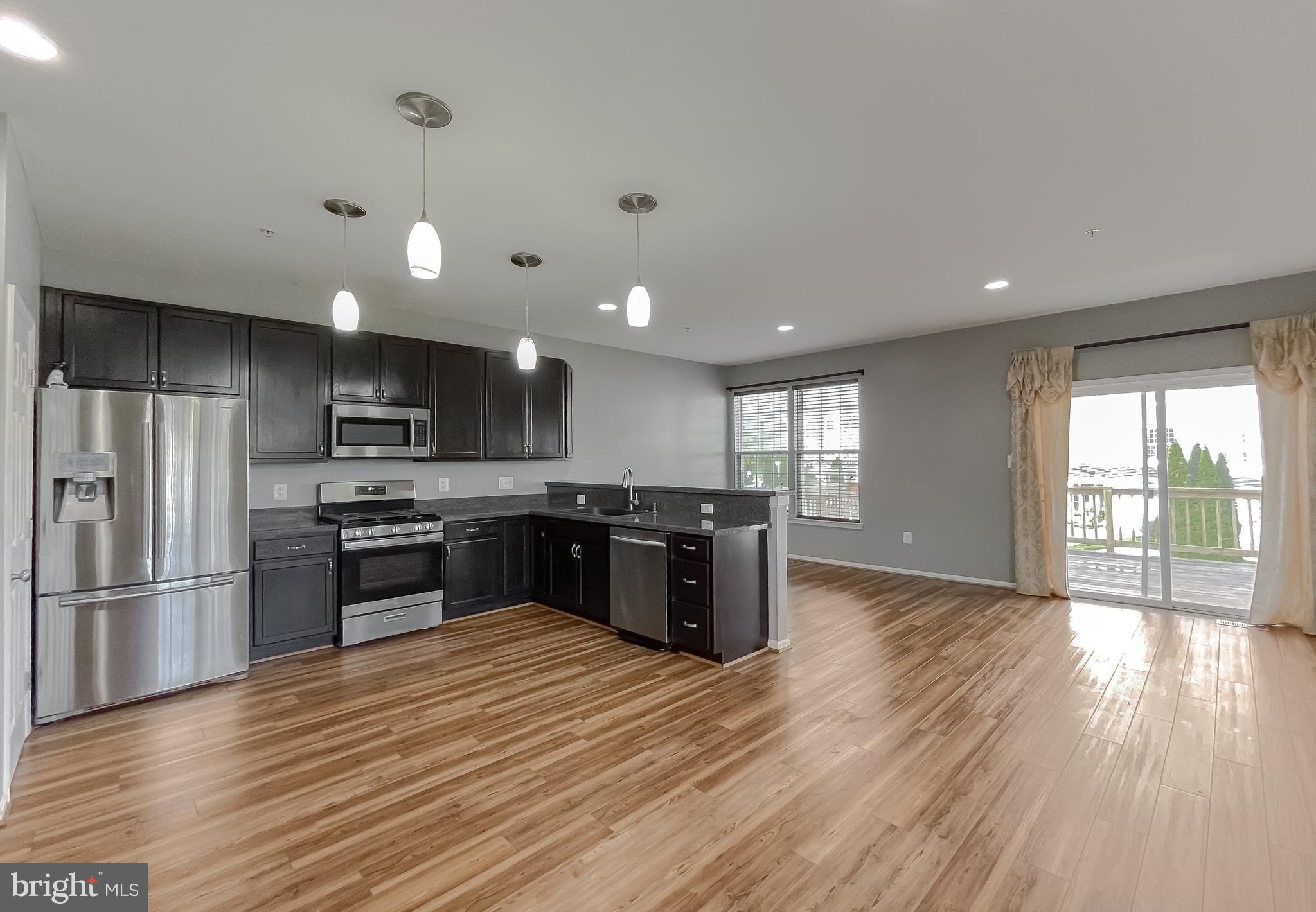 BEVERLY HILLS - Residential Lease