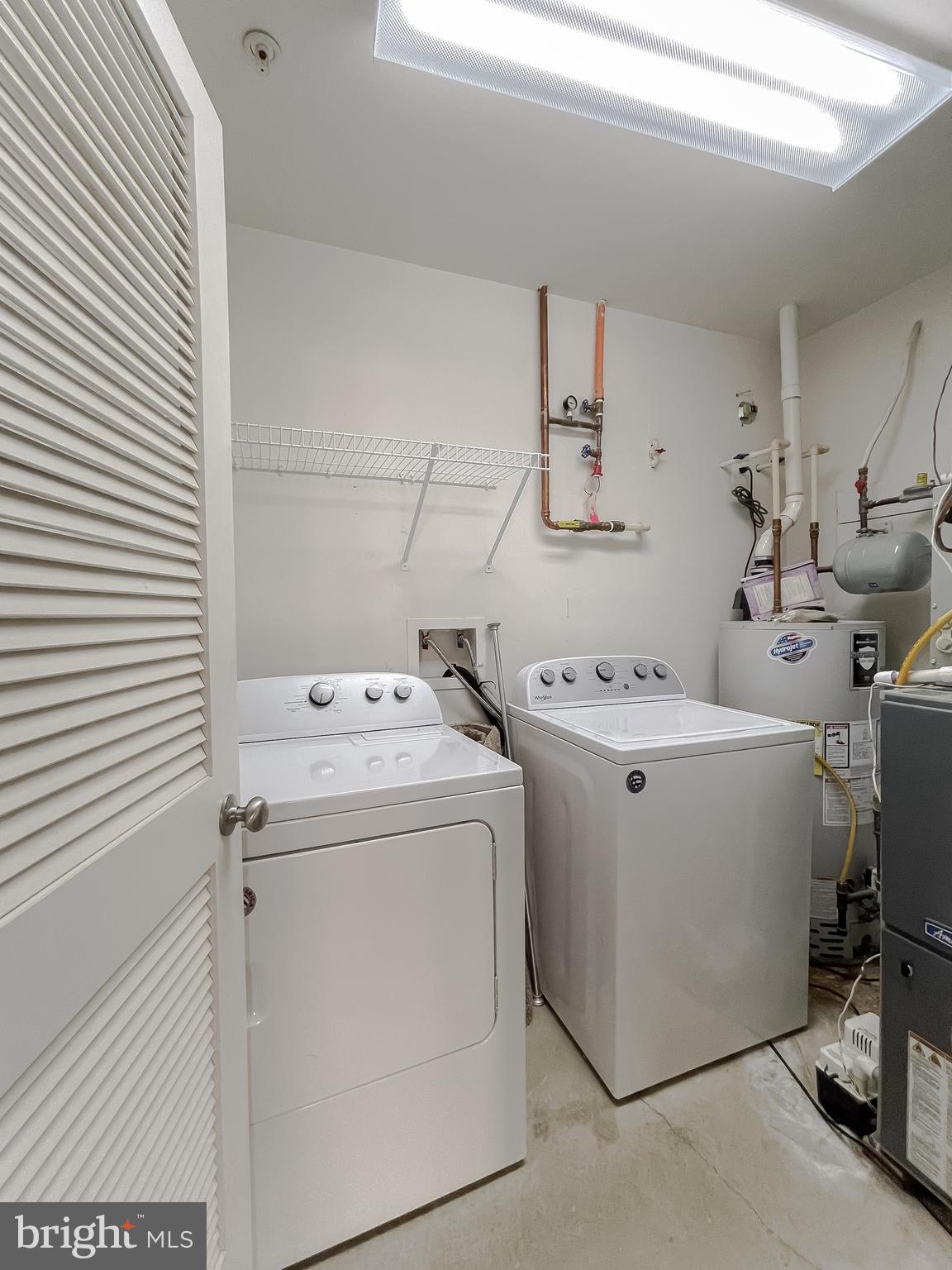 BEVERLY HILLS - Residential Lease