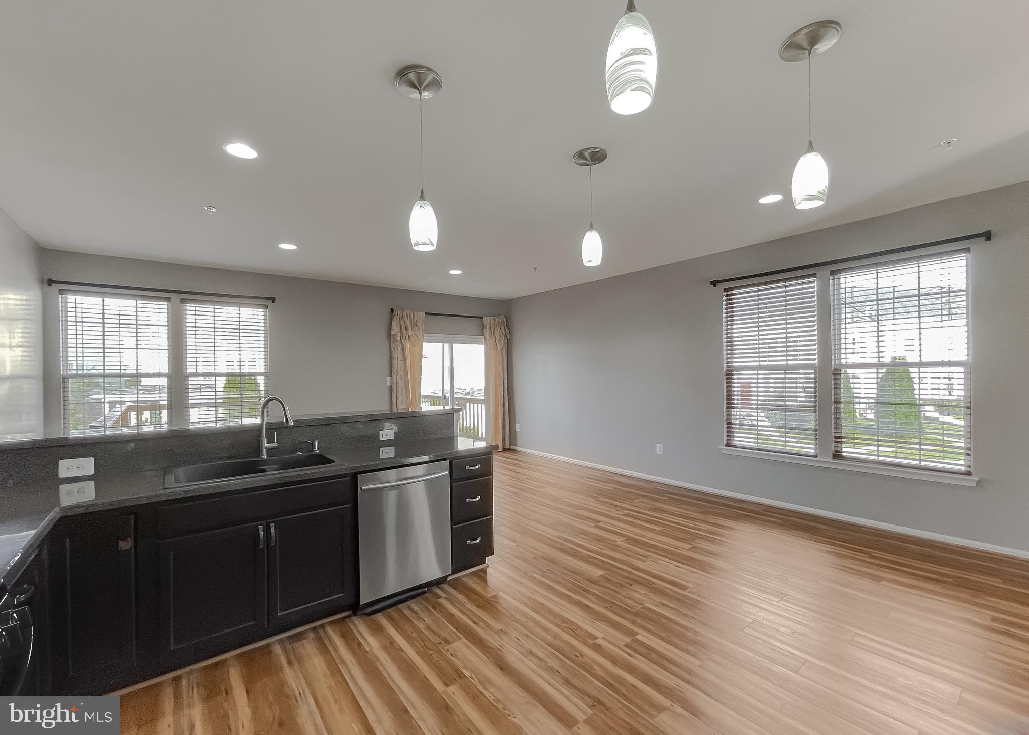 BEVERLY HILLS - Residential Lease