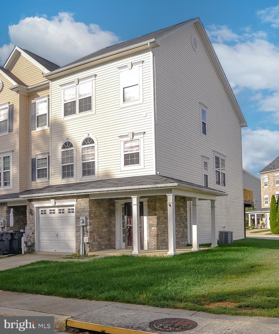 BEVERLY HILLS - Residential Lease