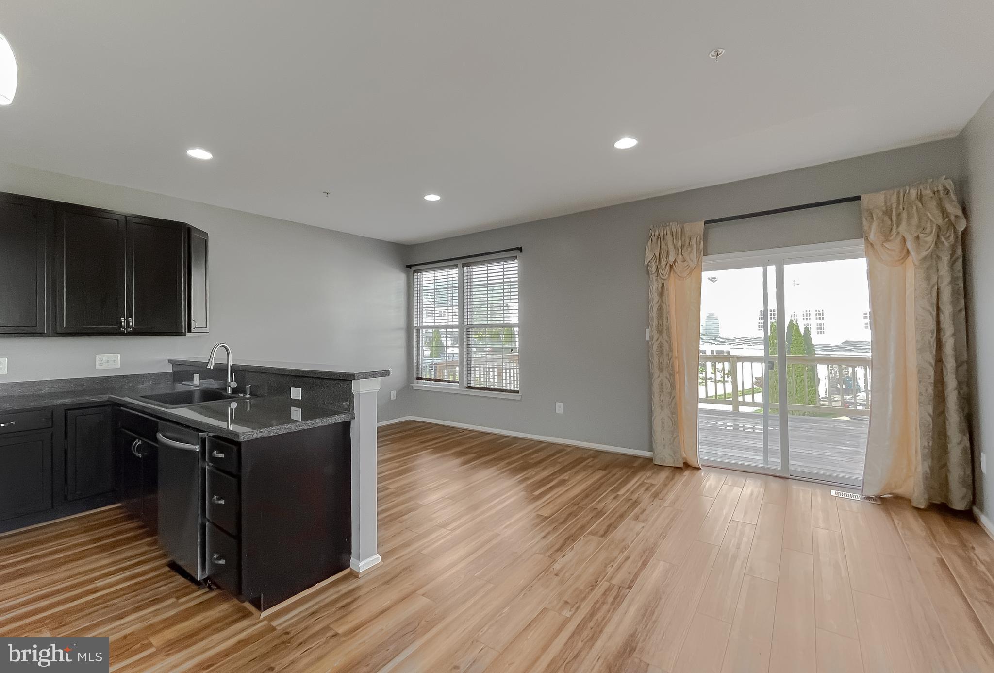 BEVERLY HILLS - Residential Lease