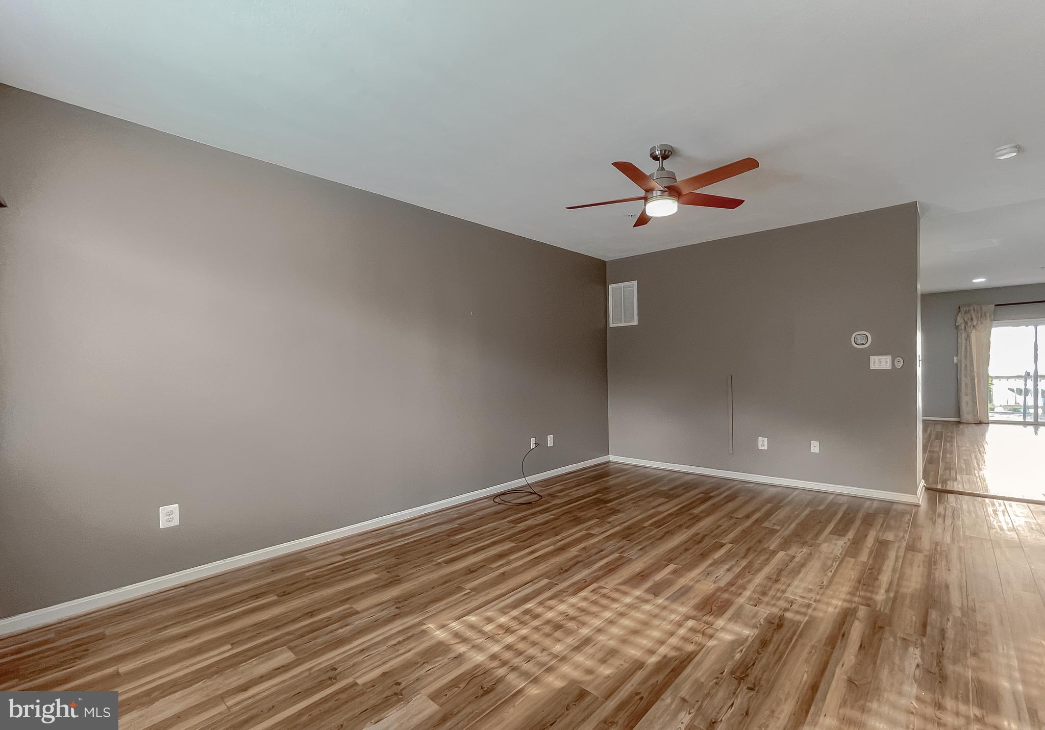 BEVERLY HILLS - Residential Lease