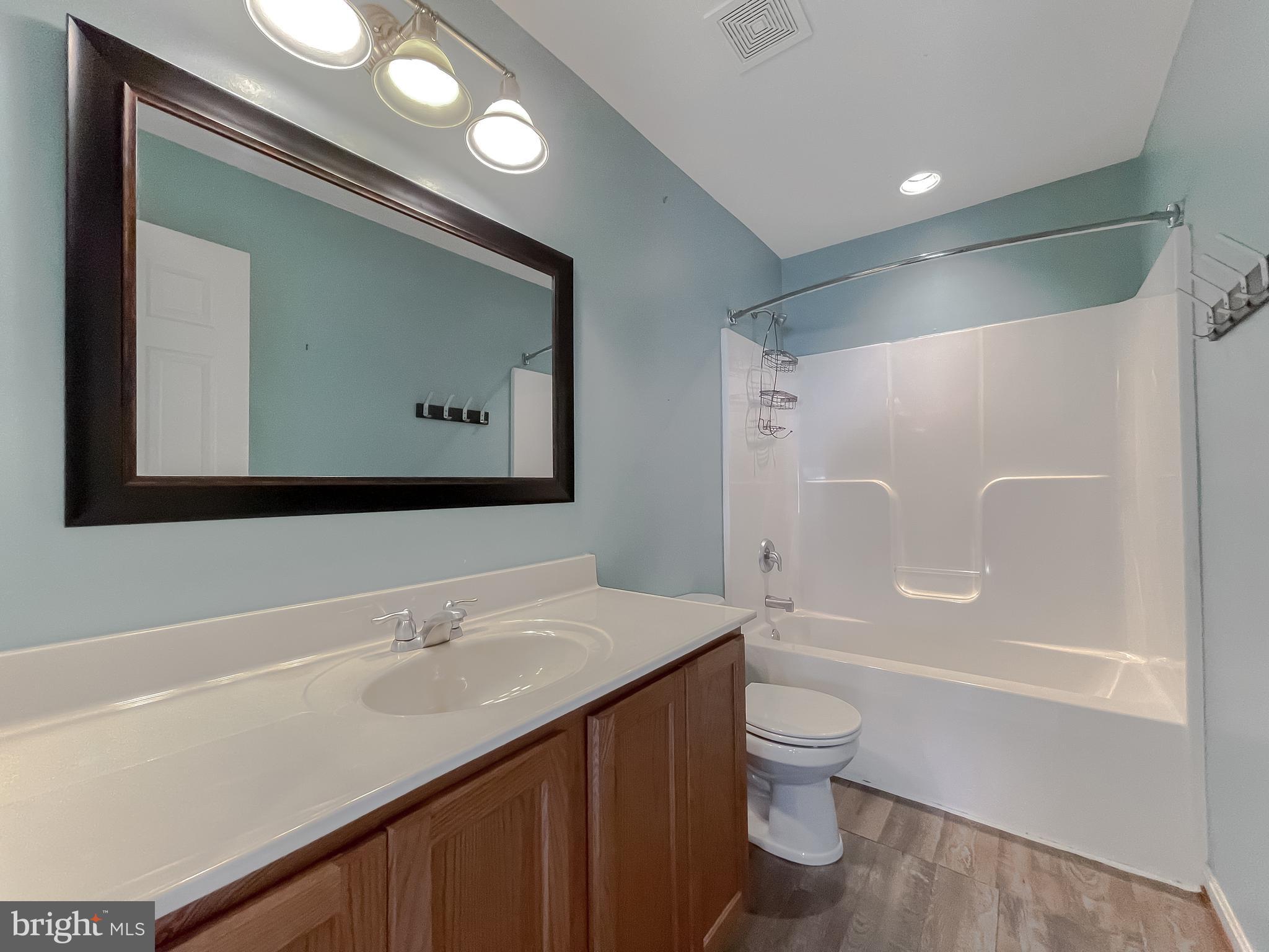 BEVERLY HILLS - Residential Lease