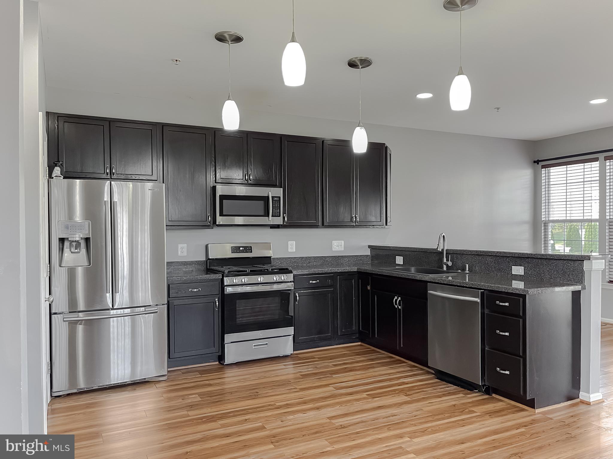 BEVERLY HILLS - Residential Lease