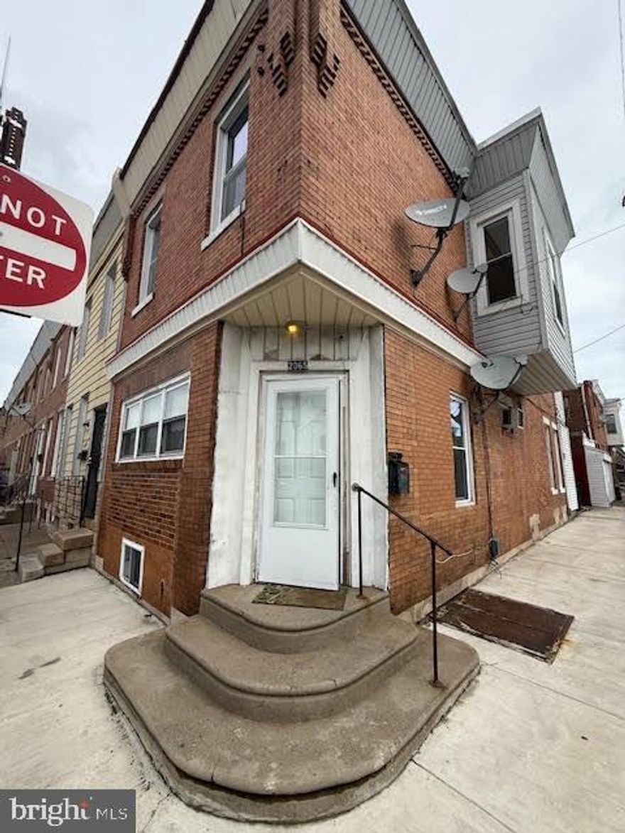 1 bed room second floor apartment / nice quiet block/ ready to move in