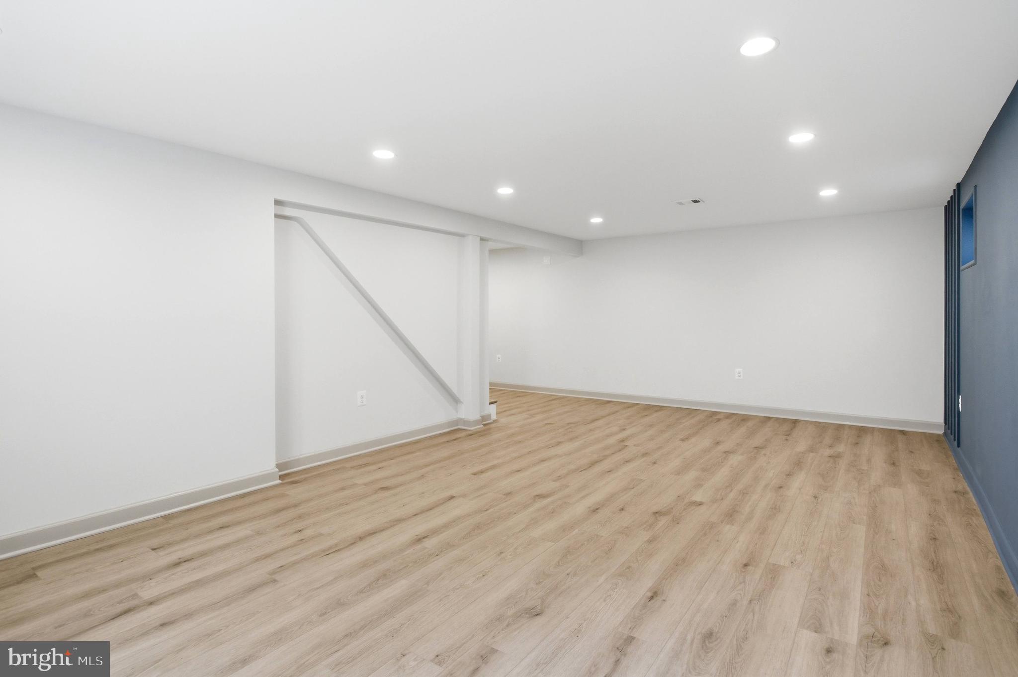 LAKEWOOD ESTATES - Residential