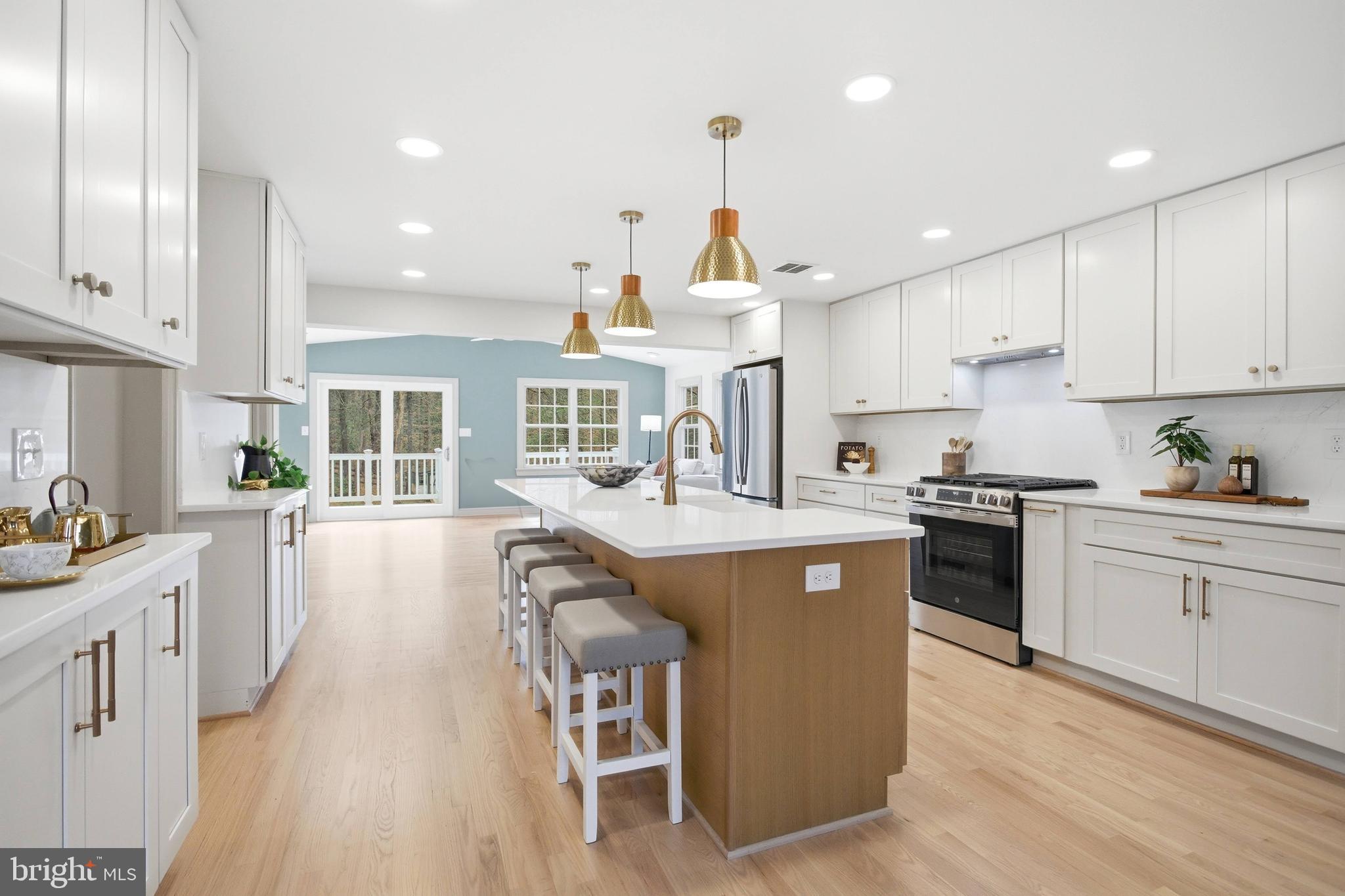 LAKEWOOD ESTATES - Residential