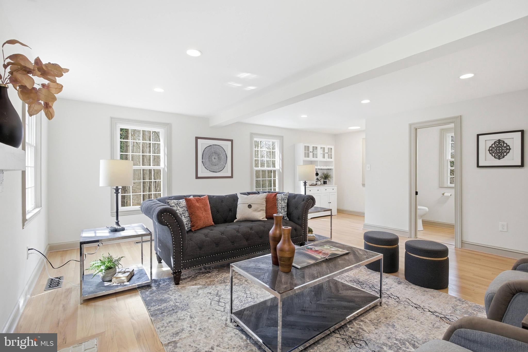 LAKEWOOD ESTATES - Residential