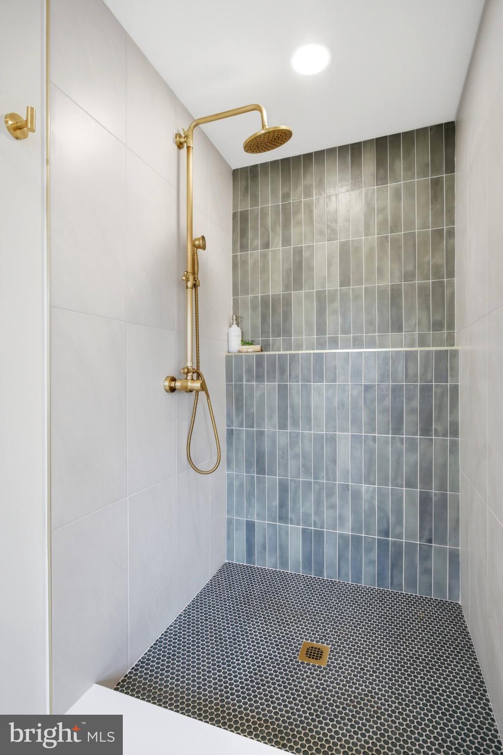 LAKEWOOD ESTATES - Residential