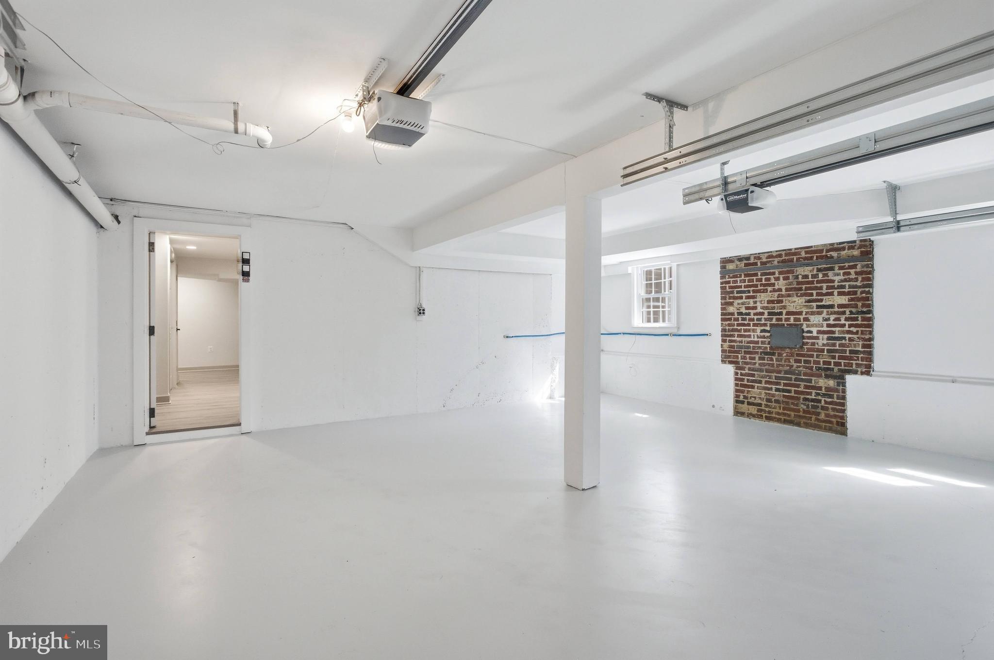 LAKEWOOD ESTATES - Residential