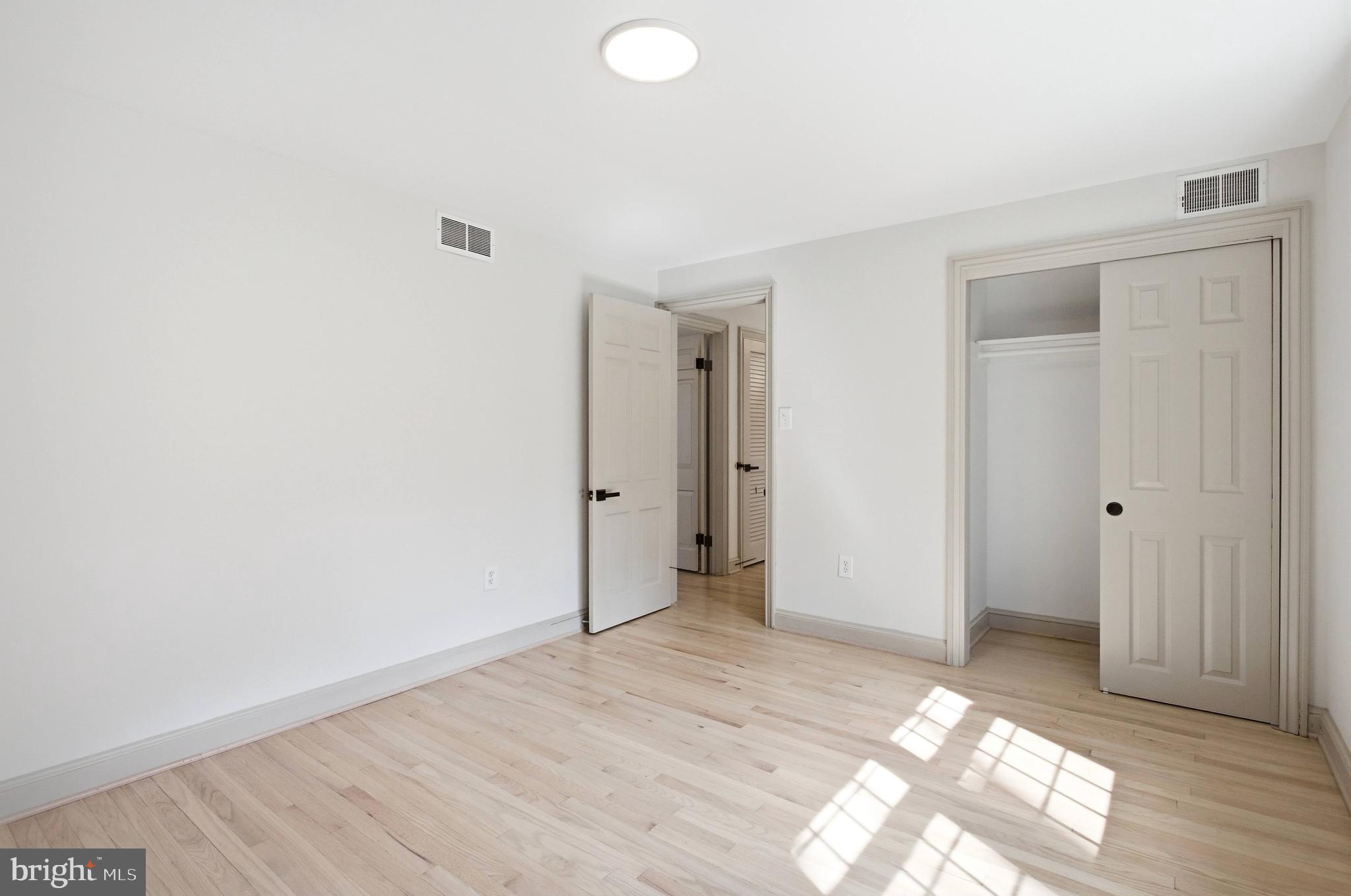 LAKEWOOD ESTATES - Residential