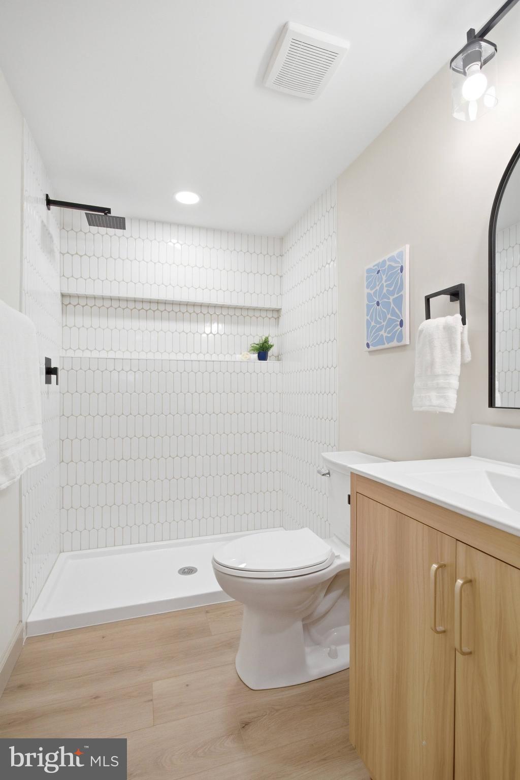 LAKEWOOD ESTATES - Residential