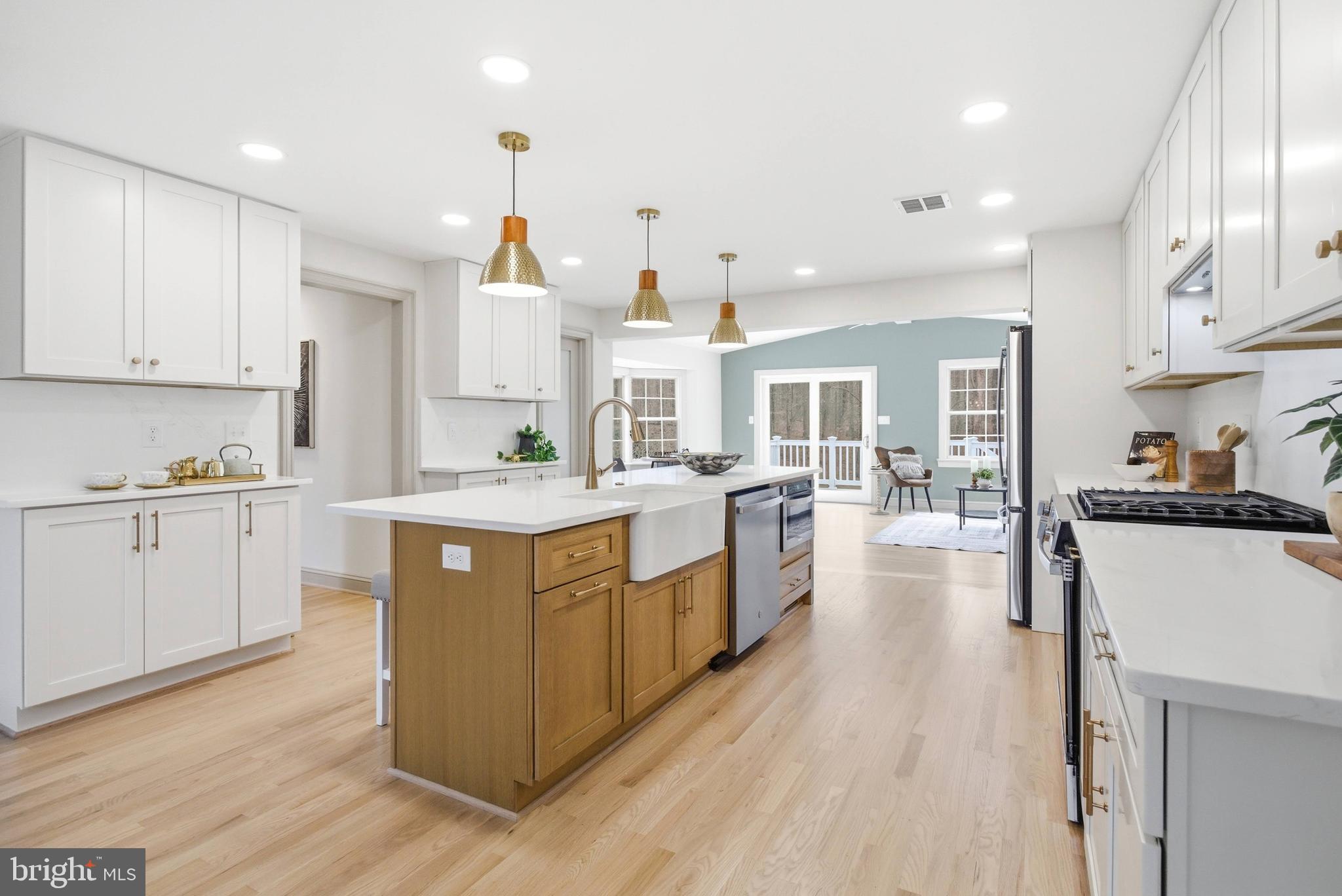 LAKEWOOD ESTATES - Residential