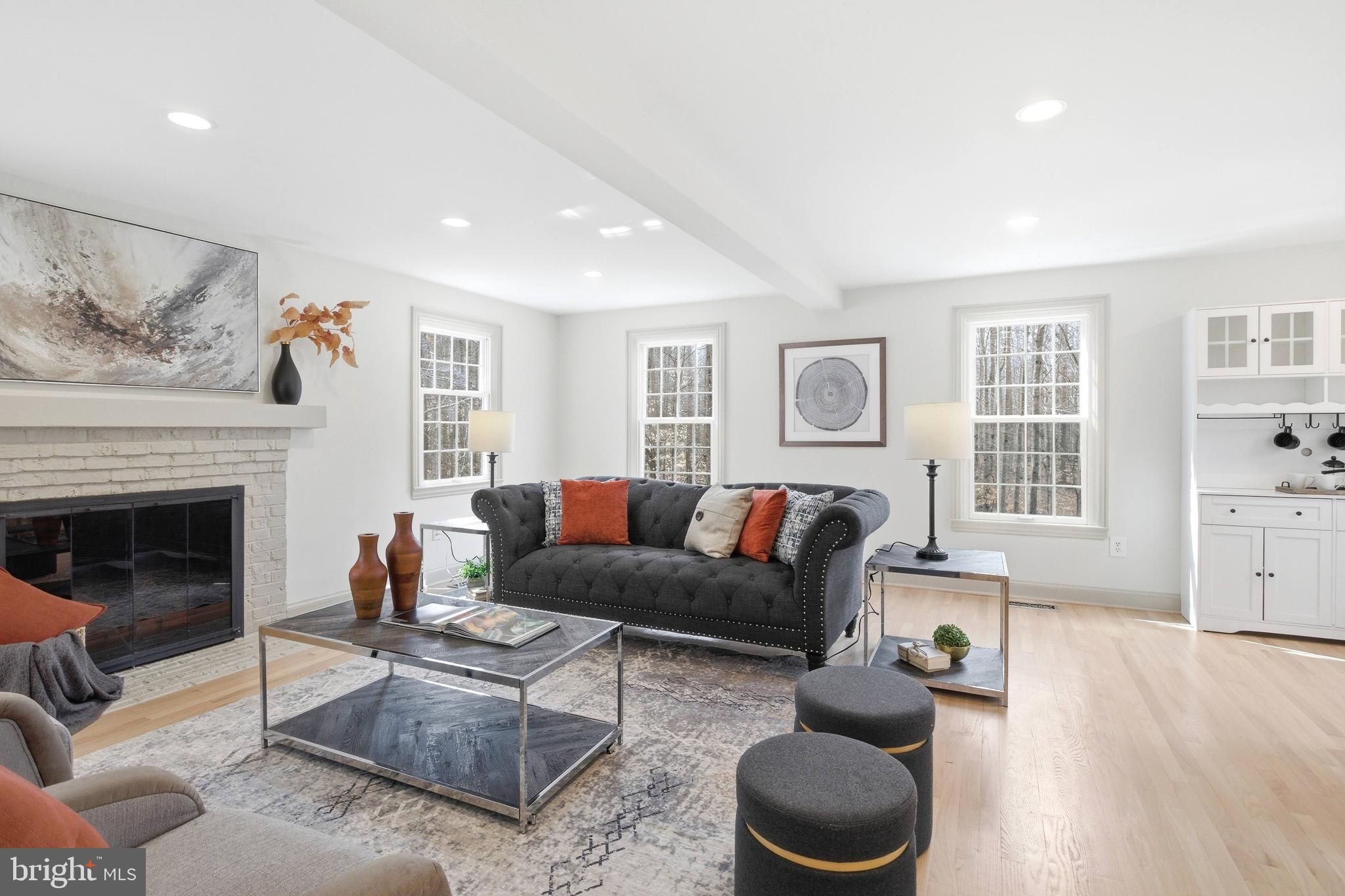 LAKEWOOD ESTATES - Residential