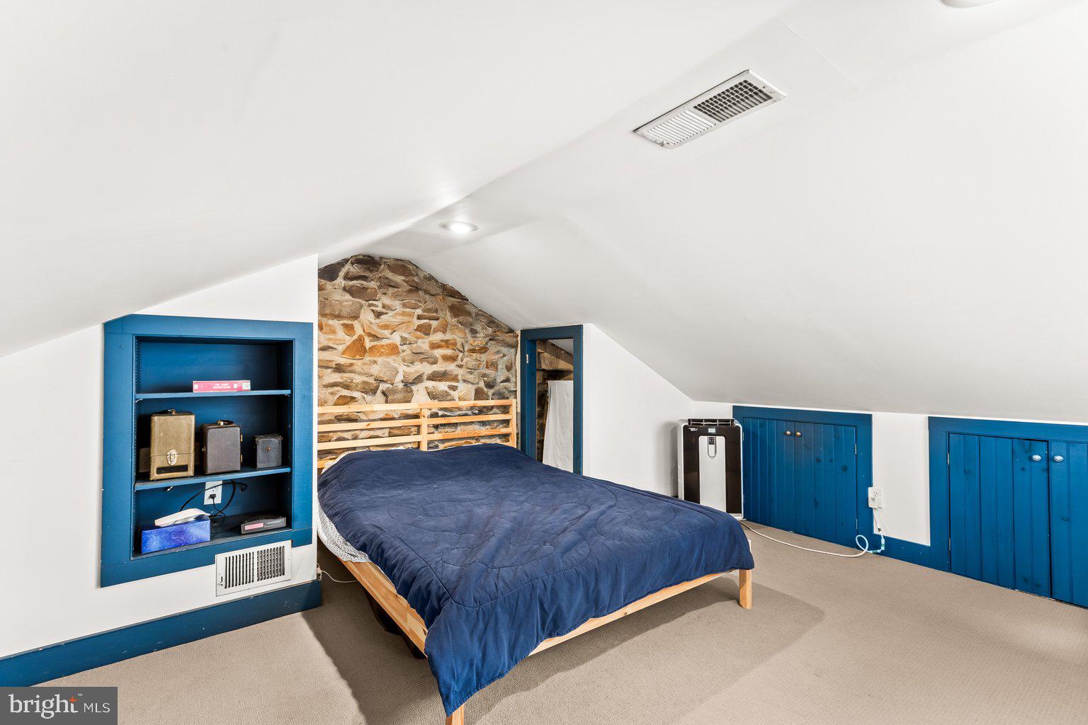 STONE HILL - Residential