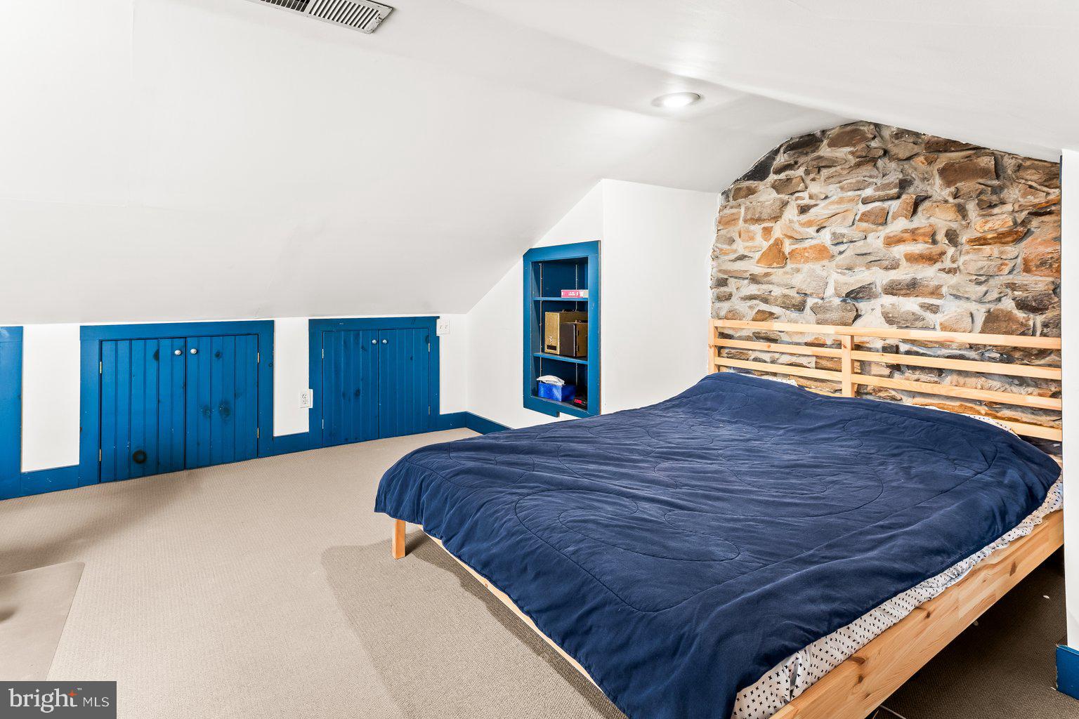 STONE HILL - Residential