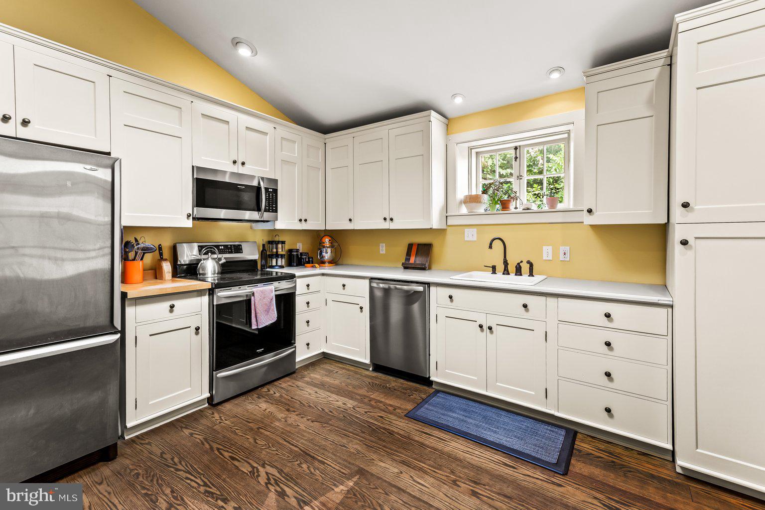 STONE HILL - Residential