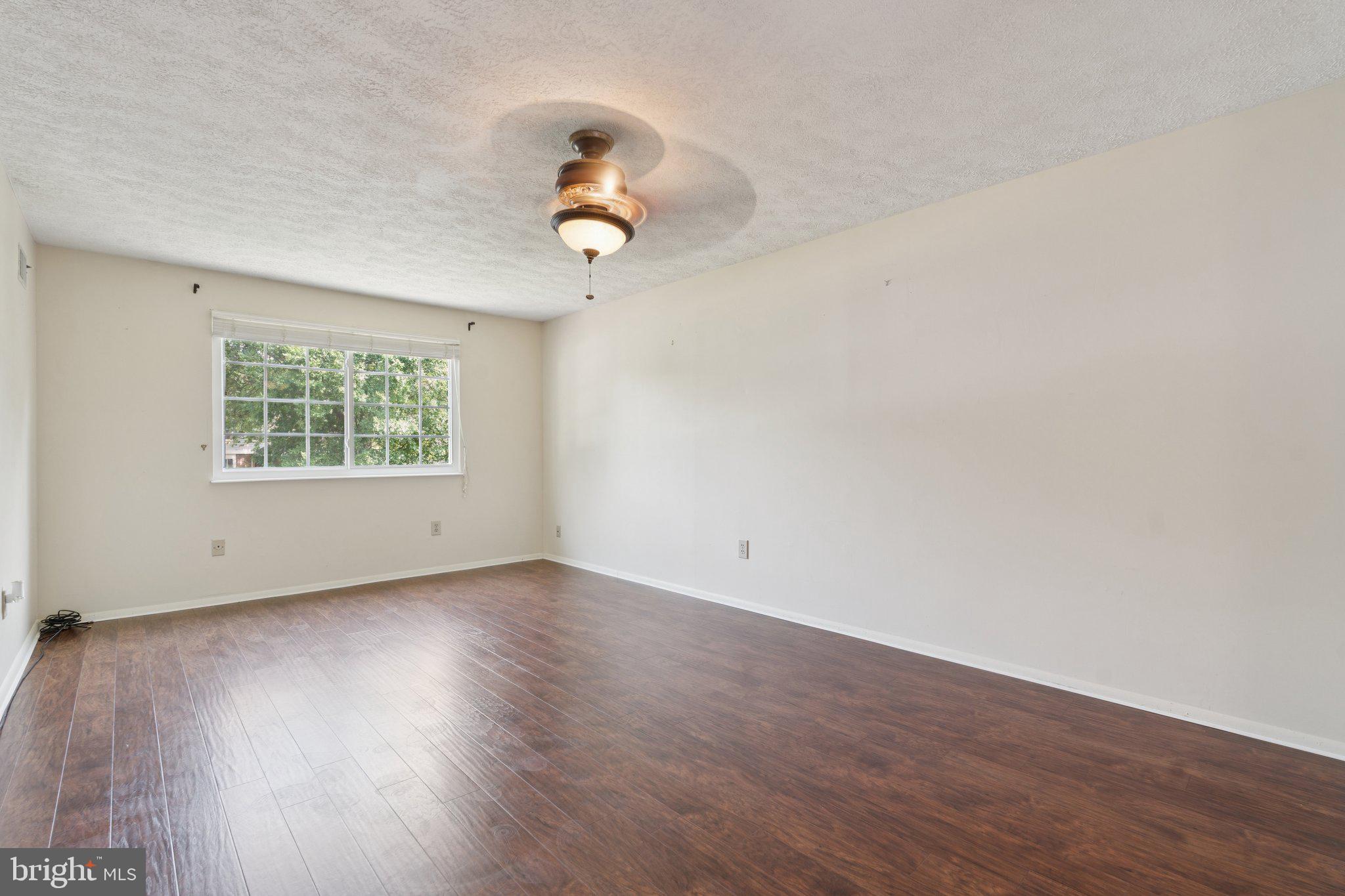 HARMANS WOODS - Residential