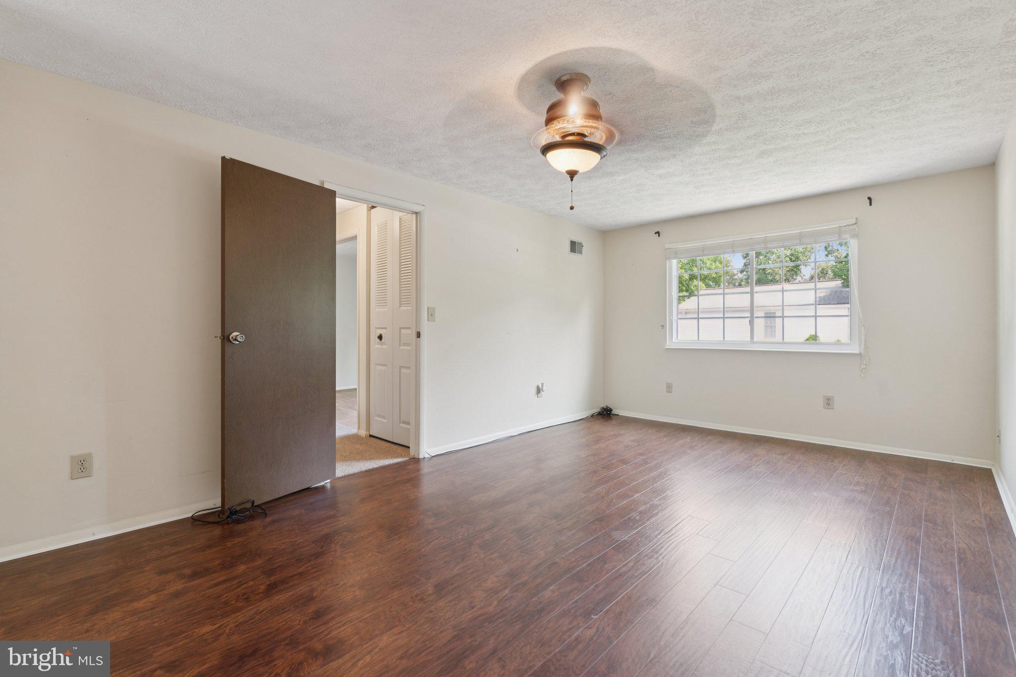 HARMANS WOODS - Residential