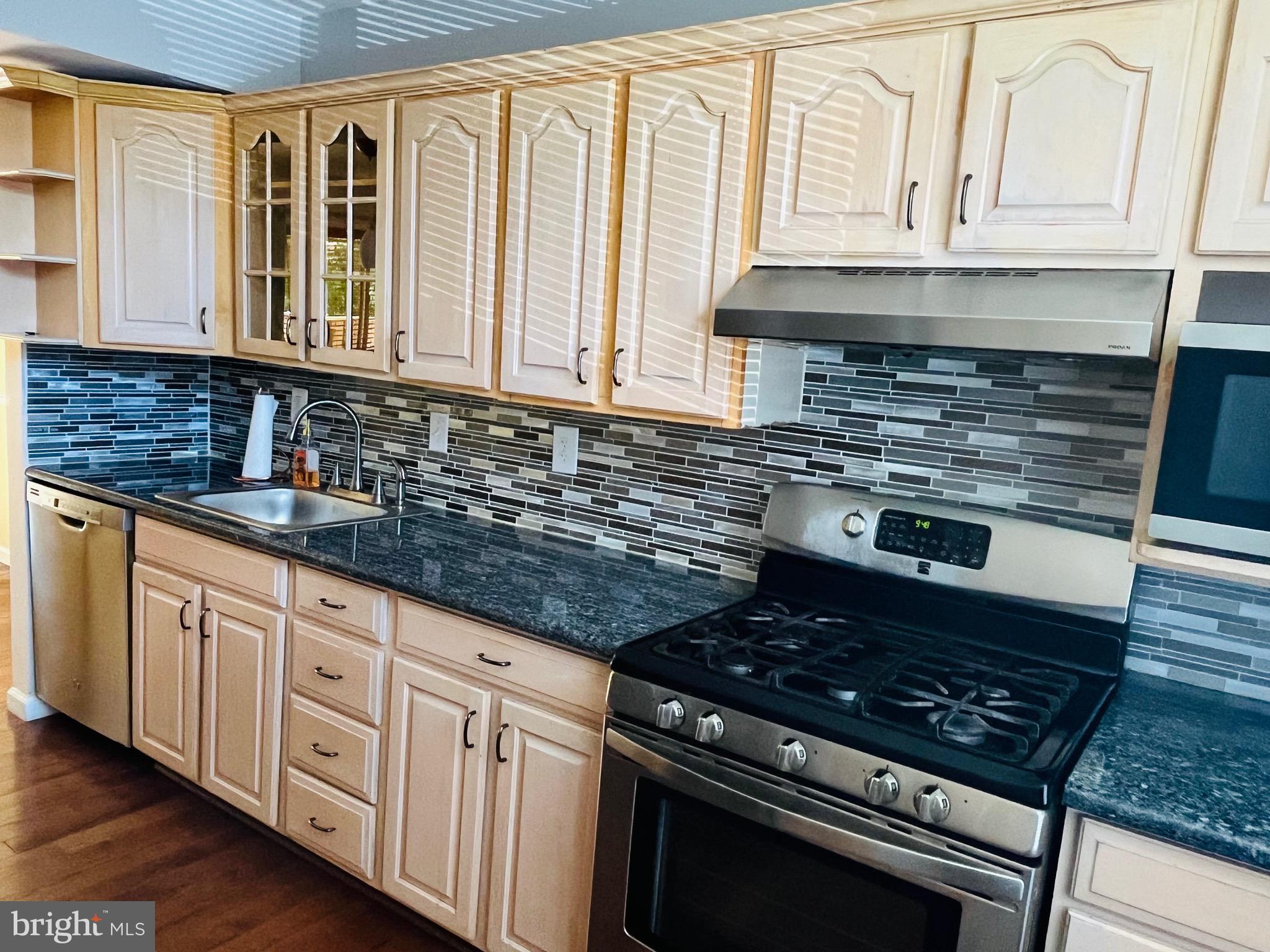 LAKE RIDGE - Residential