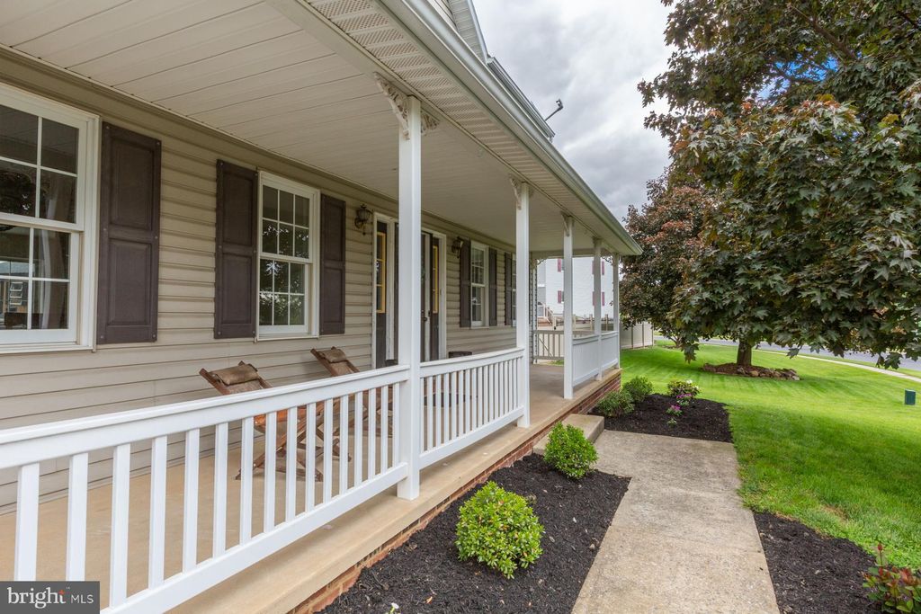 Photo of 26 Apricot Avenue, LEOLA, PA 17540 (MLS # PALA2088818)